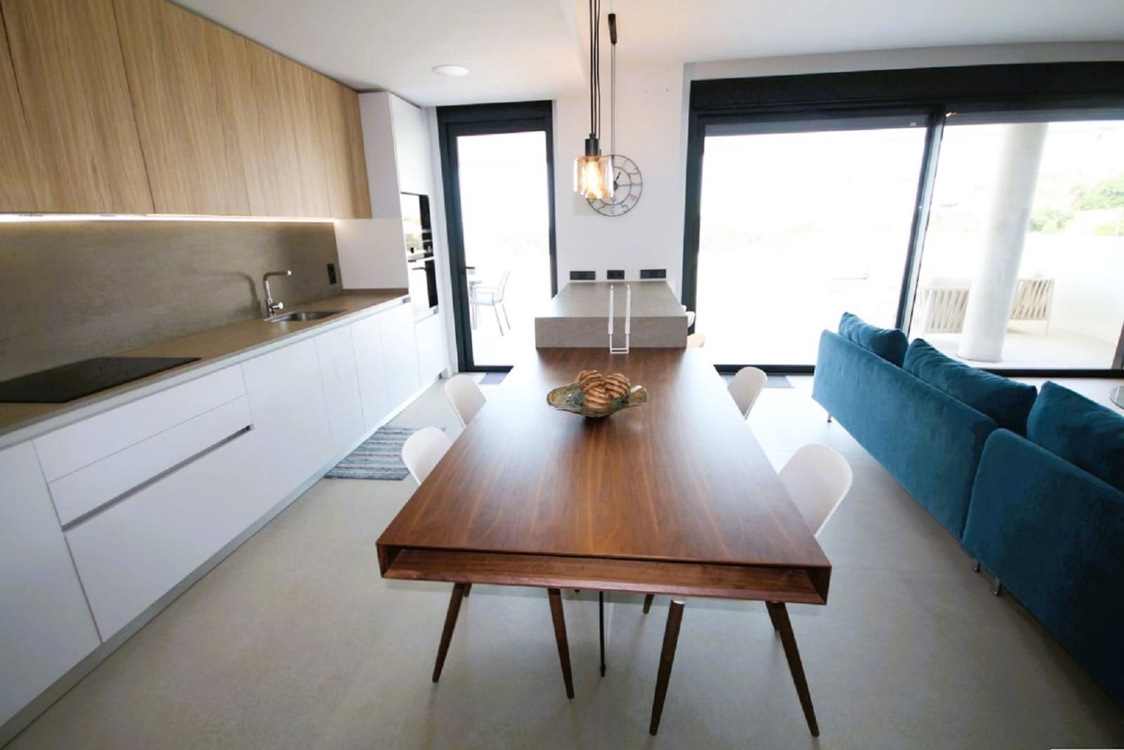 3 quarto Apartamento para arrendar em Los Monteros com piscina garagem - 3 750 € (Ref: 9925203)