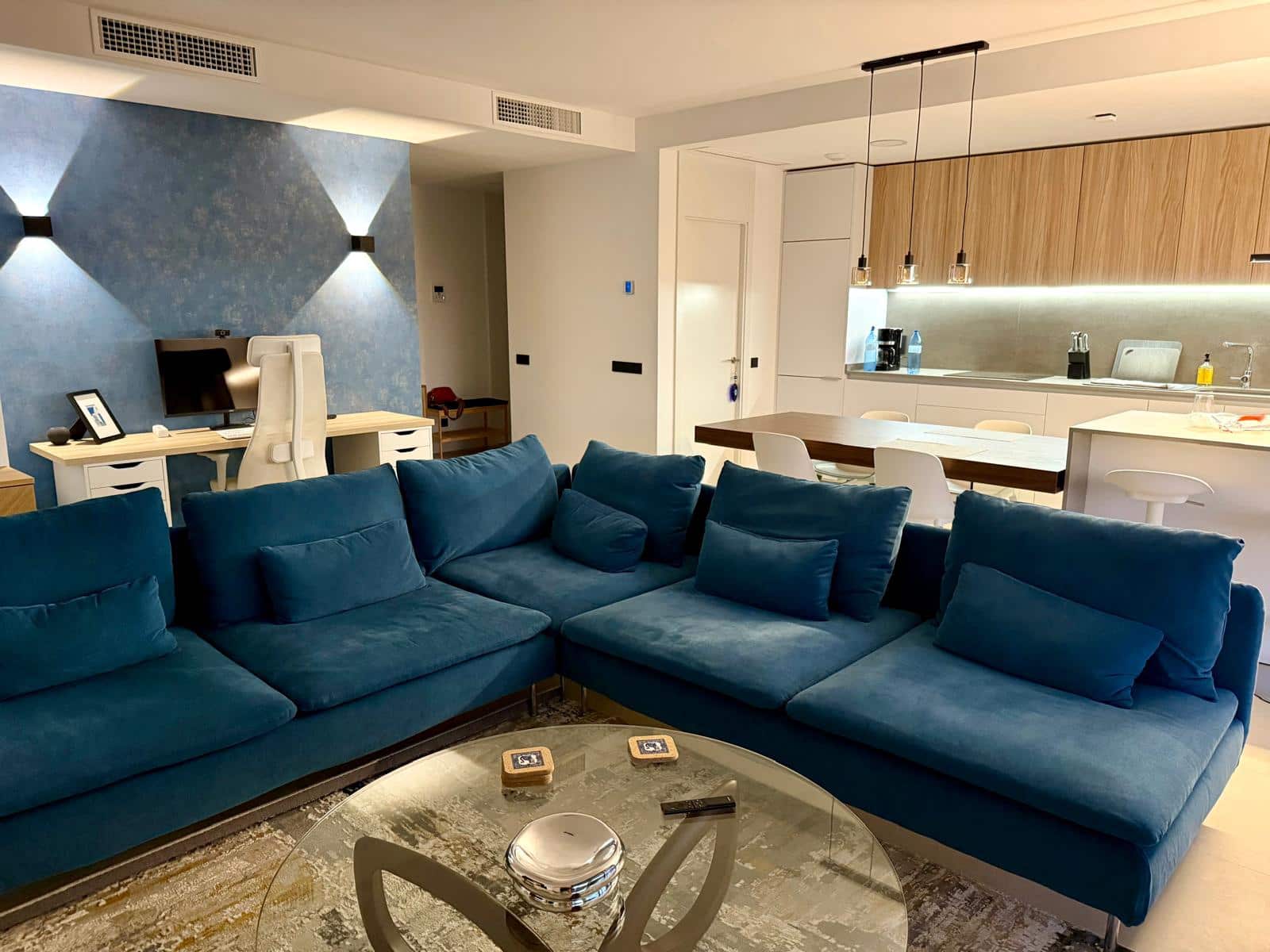 3 quarto Apartamento para arrendar em Los Monteros com piscina garagem - 3 750 € (Ref: 9925203)