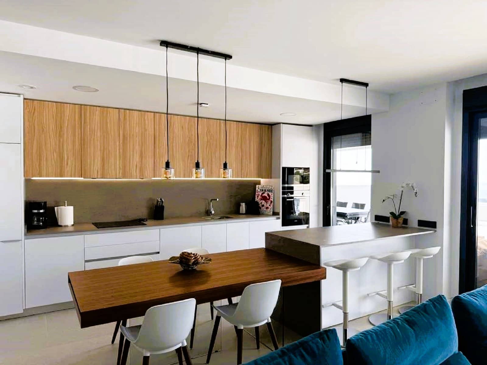 3 quarto Apartamento para arrendar em Los Monteros com piscina garagem - 3 750 € (Ref: 9925203)