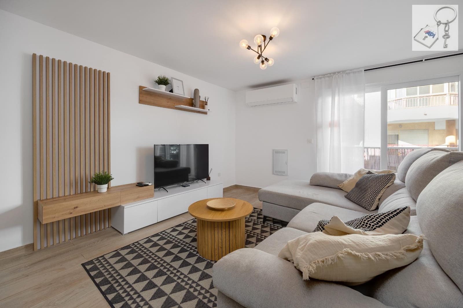 Apartamento de 3 habitaciones en Torrevieja en venta - 220.000 € (Ref: 10010243)