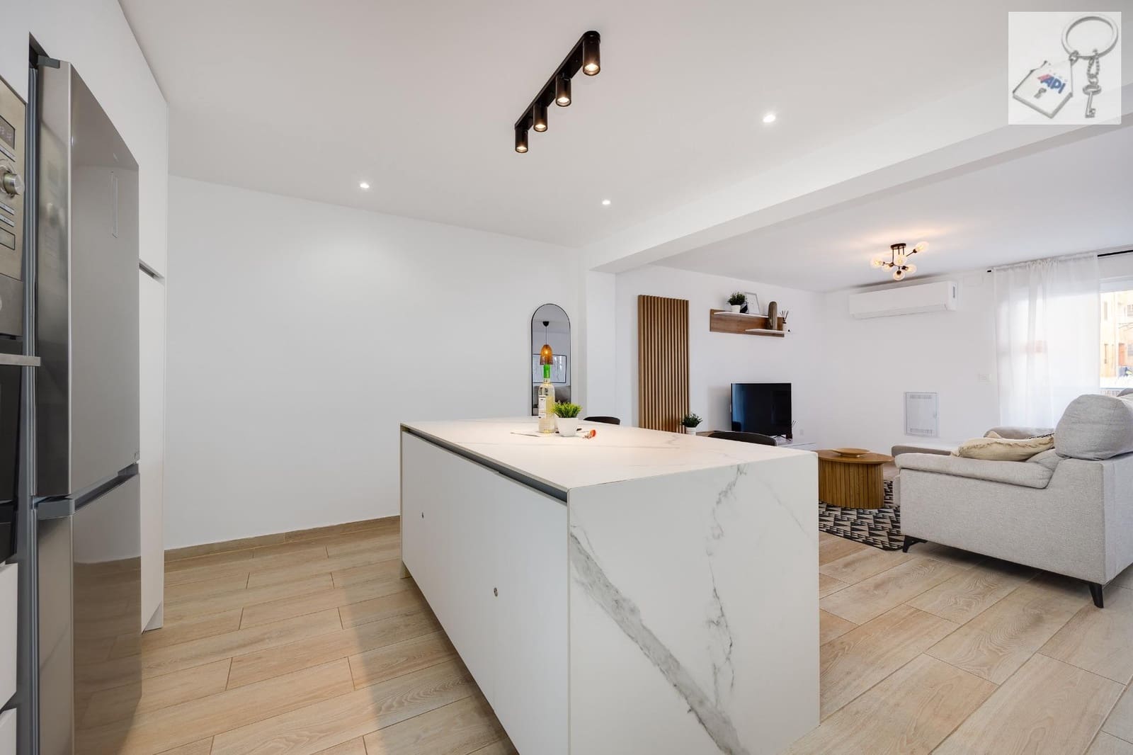 Apartamento de 3 habitaciones en Torrevieja en venta - 220.000 € (Ref: 10010243)