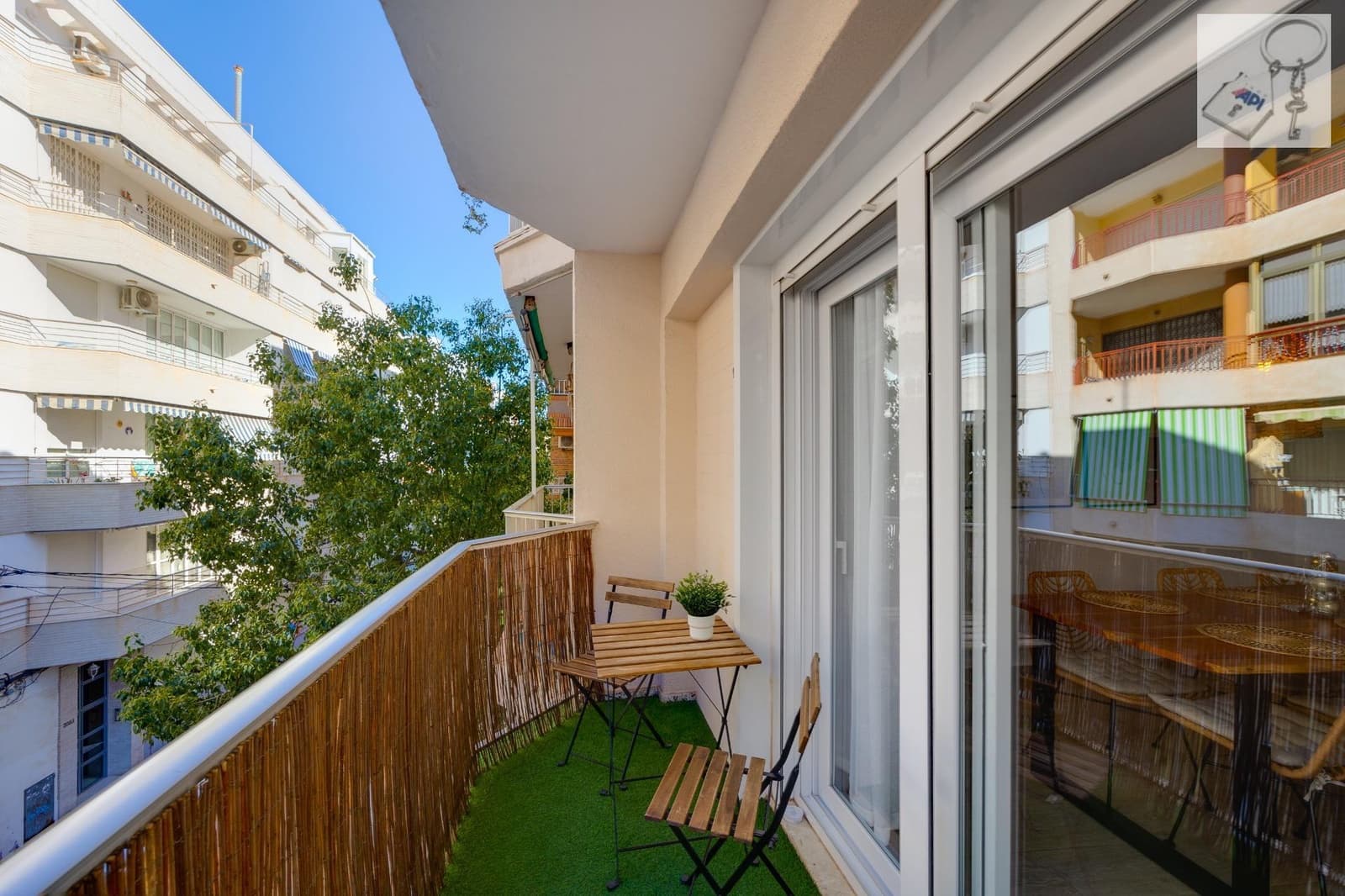 Apartamento de 3 habitaciones en Torrevieja en venta - 220.000 € (Ref: 10010243)