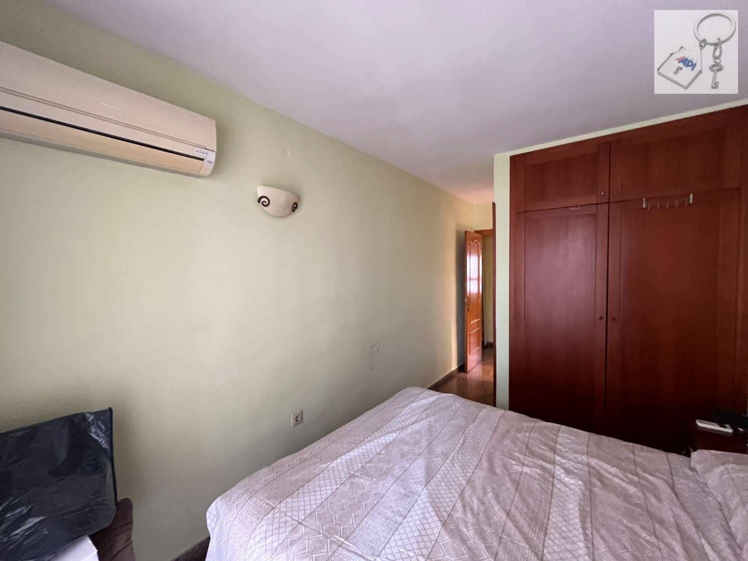4 bedroom Beach Apartment for sale in Torrevieja - € 259,000 (Ref: 10012798)