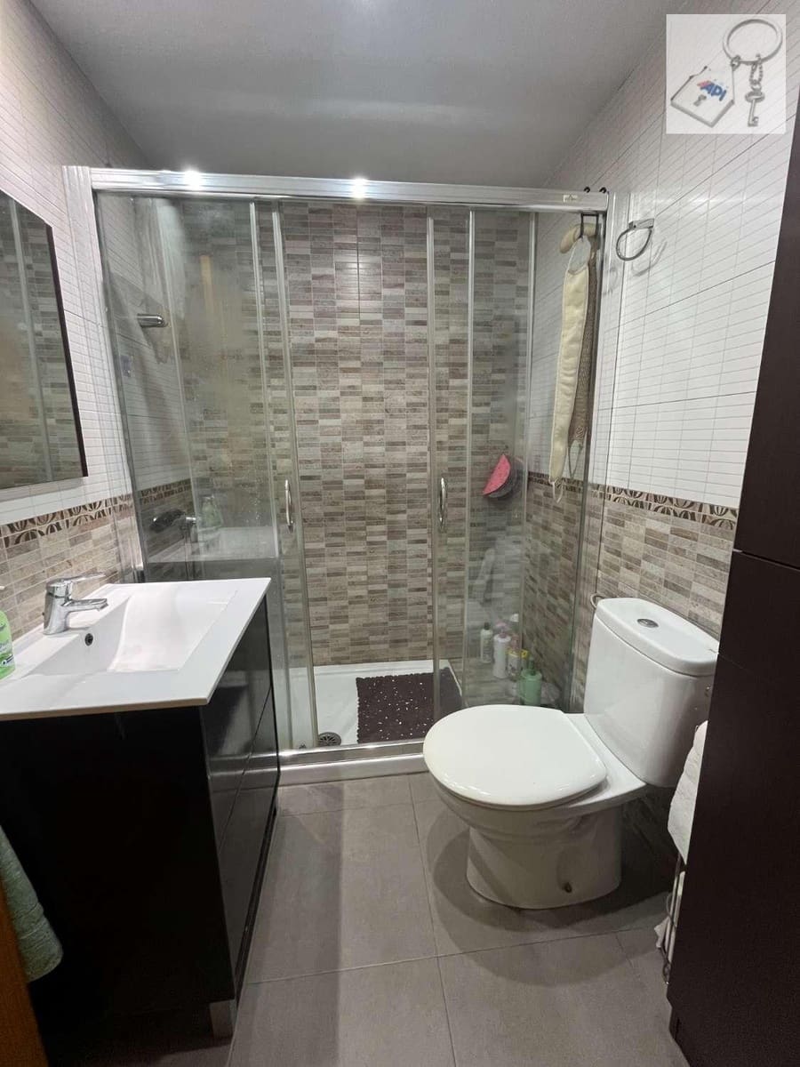 4 bedroom Beach Apartment for sale in Torrevieja - € 259,000 (Ref: 10012798)