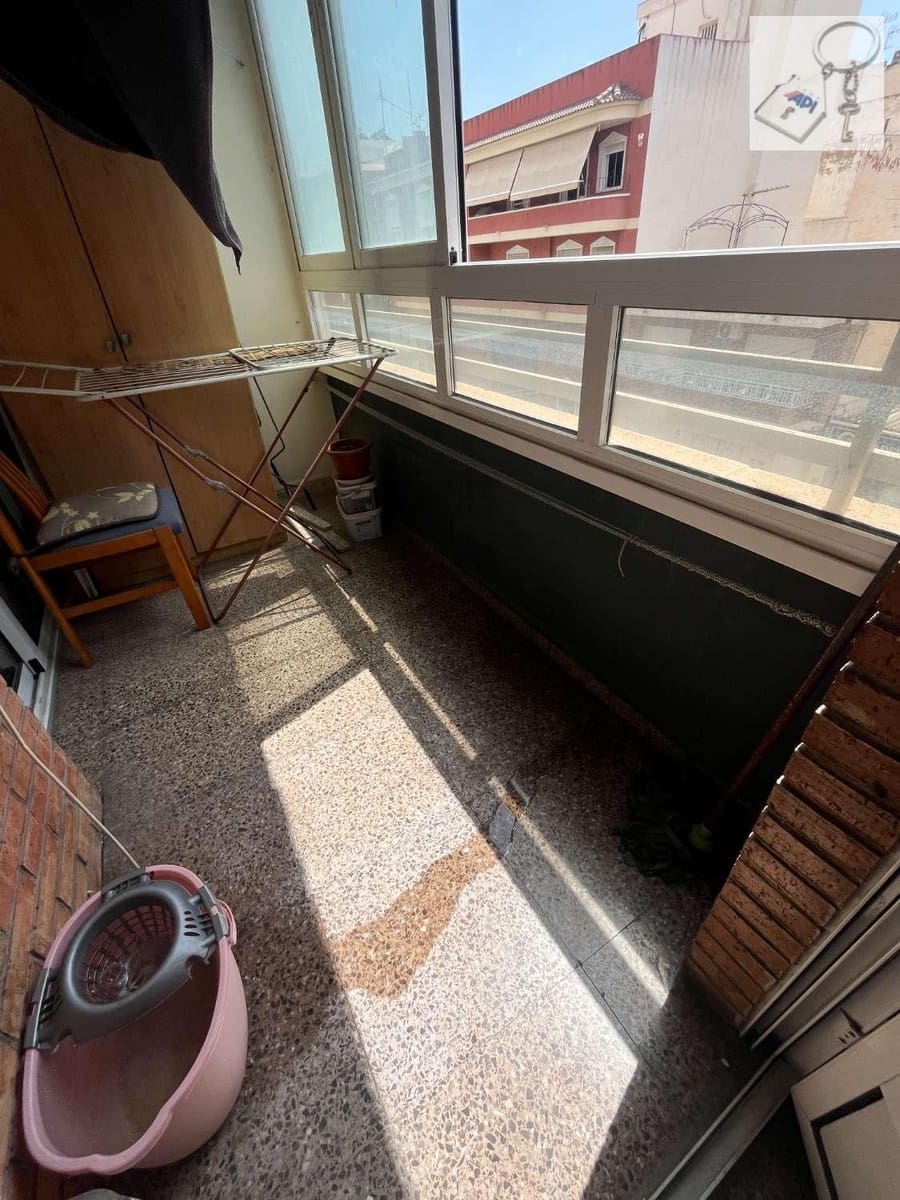 4 bedroom Beach Apartment for sale in Torrevieja - € 259,000 (Ref: 10012798)