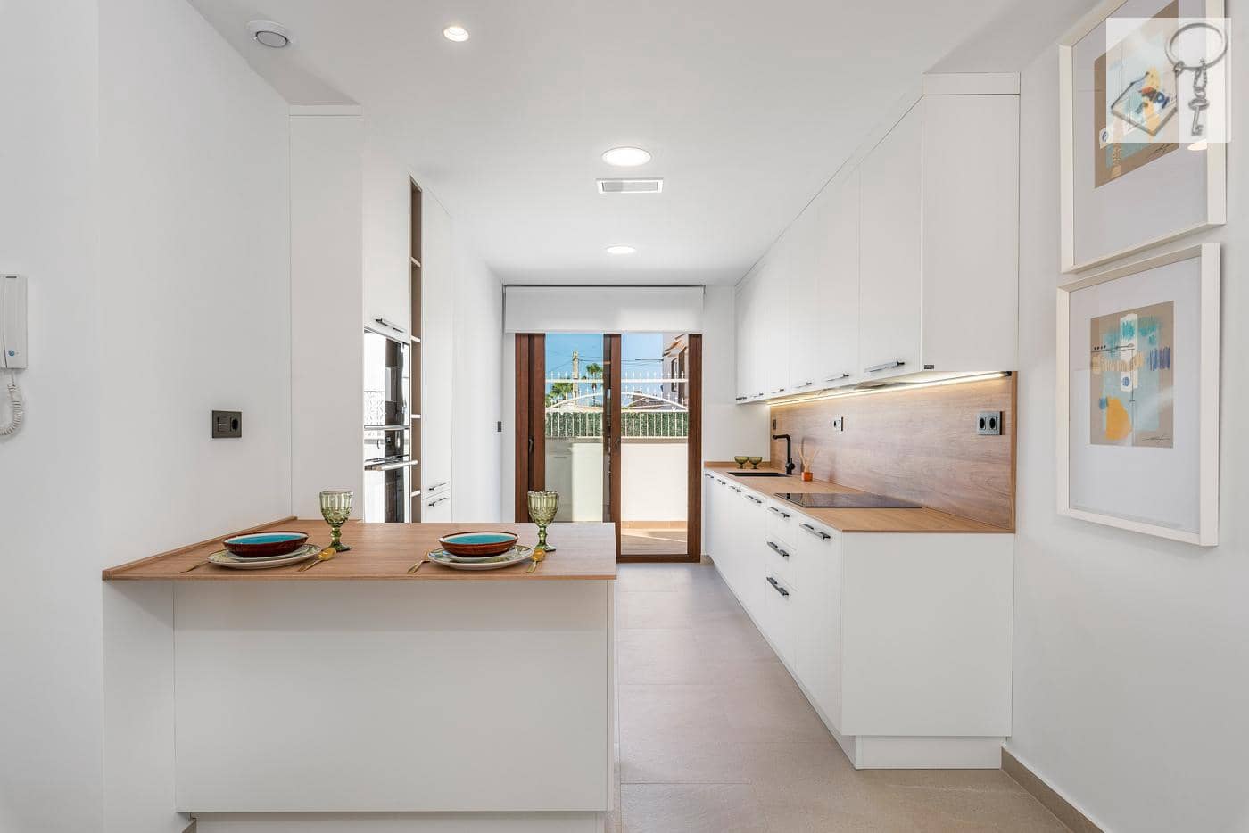 3 slaapkamer Strandappartement te koop in Torrevieja met zwembad garage - € 310.000 (Ref: 10021946)
