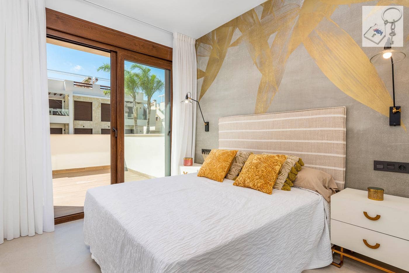 3 slaapkamer Strandappartement te koop in Torrevieja met zwembad garage - € 310.000 (Ref: 10021946)