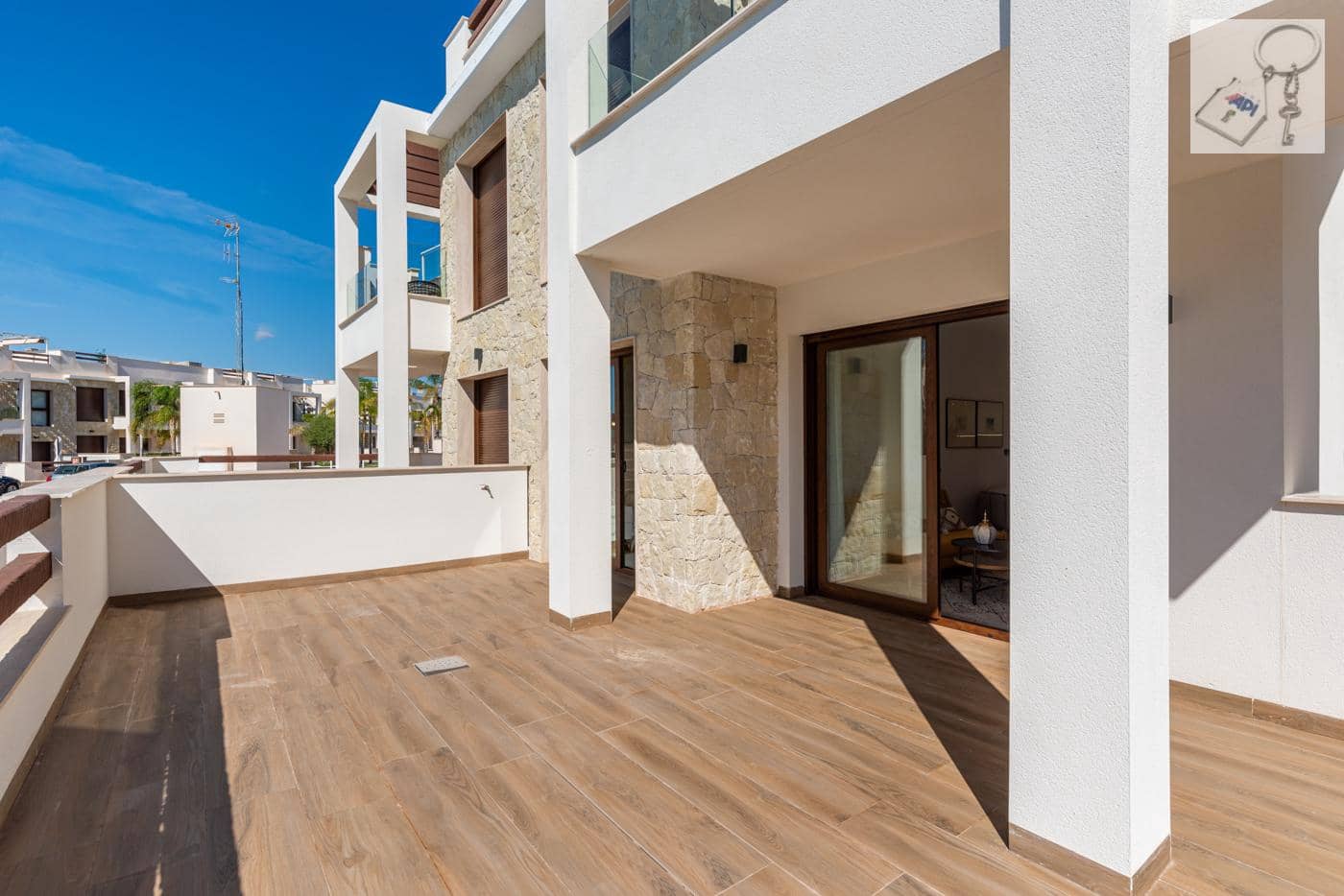3 slaapkamer Strandappartement te koop in Torrevieja met zwembad garage - € 310.000 (Ref: 10021946)