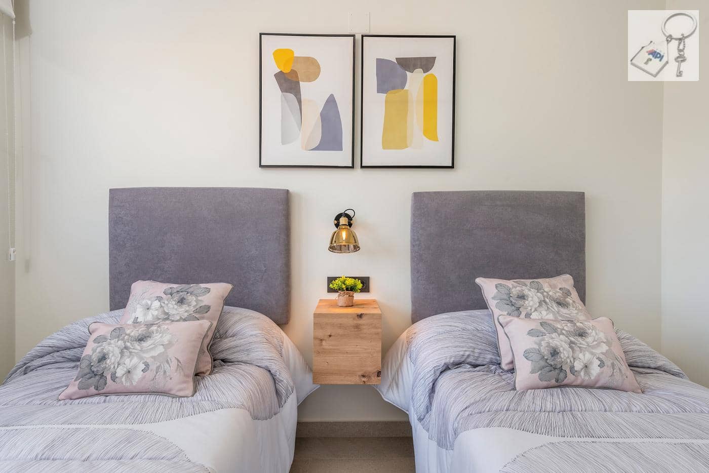 3 sypialnia Apartament przy plaży na sprzedaż w Torrevieja z basenem garażem - 330 000 € (Ref: 10021947)