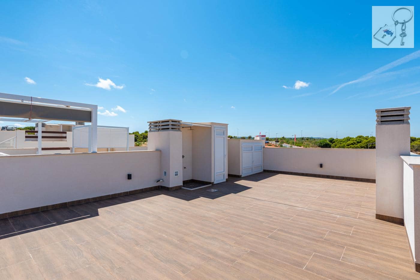 3 sypialnia Apartament przy plaży na sprzedaż w Torrevieja z basenem garażem - 330 000 € (Ref: 10021947)