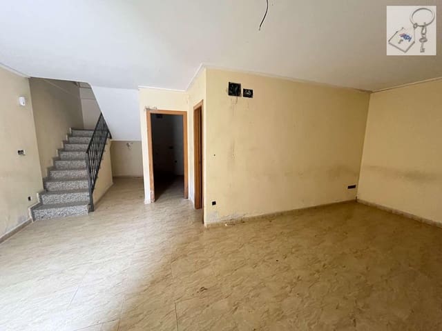 Piso de 3 habitaciones en Crevillente / Crevillent en venta - 80.000 € (Ref: 10057954)