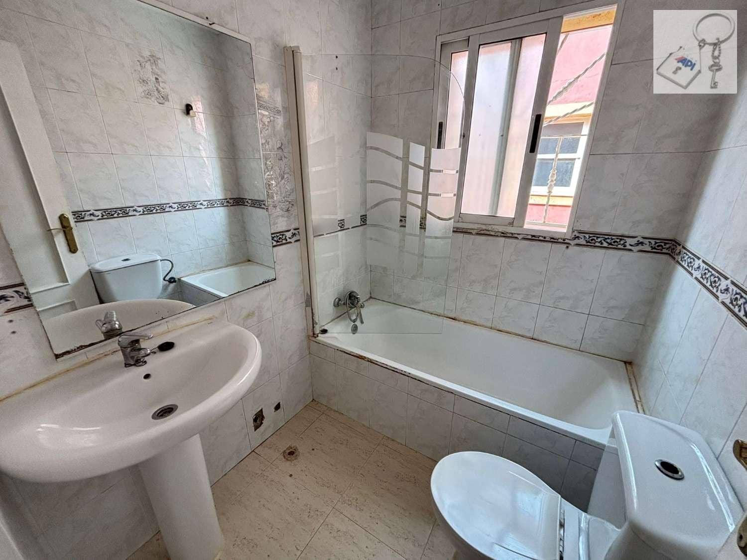 3 soverom Leilighet til salgs i El Chaparral med svømmebasseng garasje - € 160 000 (Ref: 10108691)