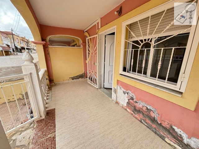 3 soverom Leilighet til salgs i El Chaparral, Torrevieja med svømmebasseng garasje - € 160 000 (Ref: 10108691)