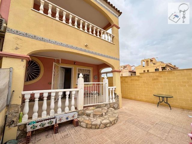 3 soverom Leilighet til salgs i El Chaparral, Torrevieja med svømmebasseng garasje - € 160 000 (Ref: 10108691)