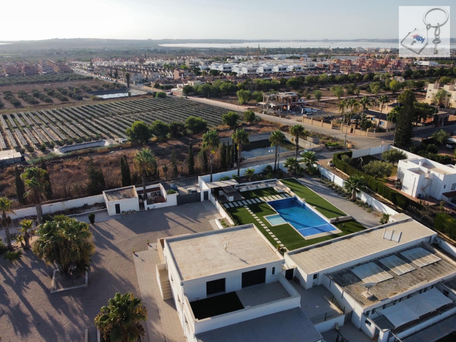 8 chambre Finca/Maison de Campagne à vendre à Los Montesinos avec piscine - 1 250 000 € (Ref: 10123387)