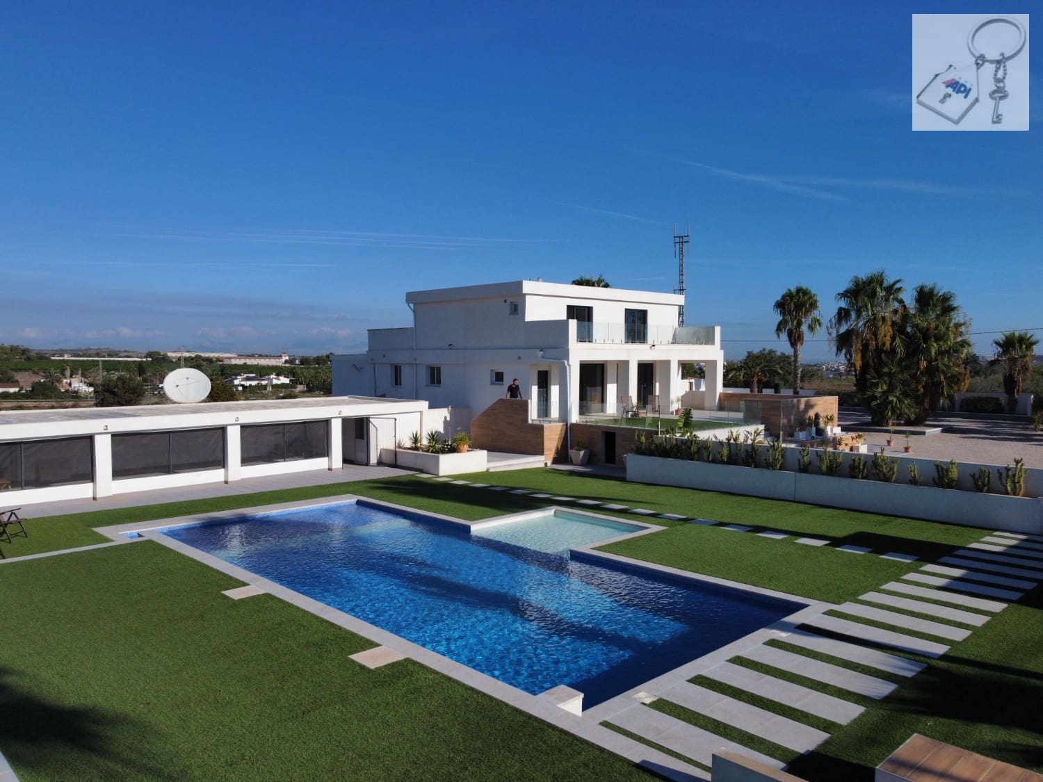 8 chambre Finca/Maison de Campagne à vendre à Los Montesinos avec piscine - 1 250 000 € (Ref: 10123387)