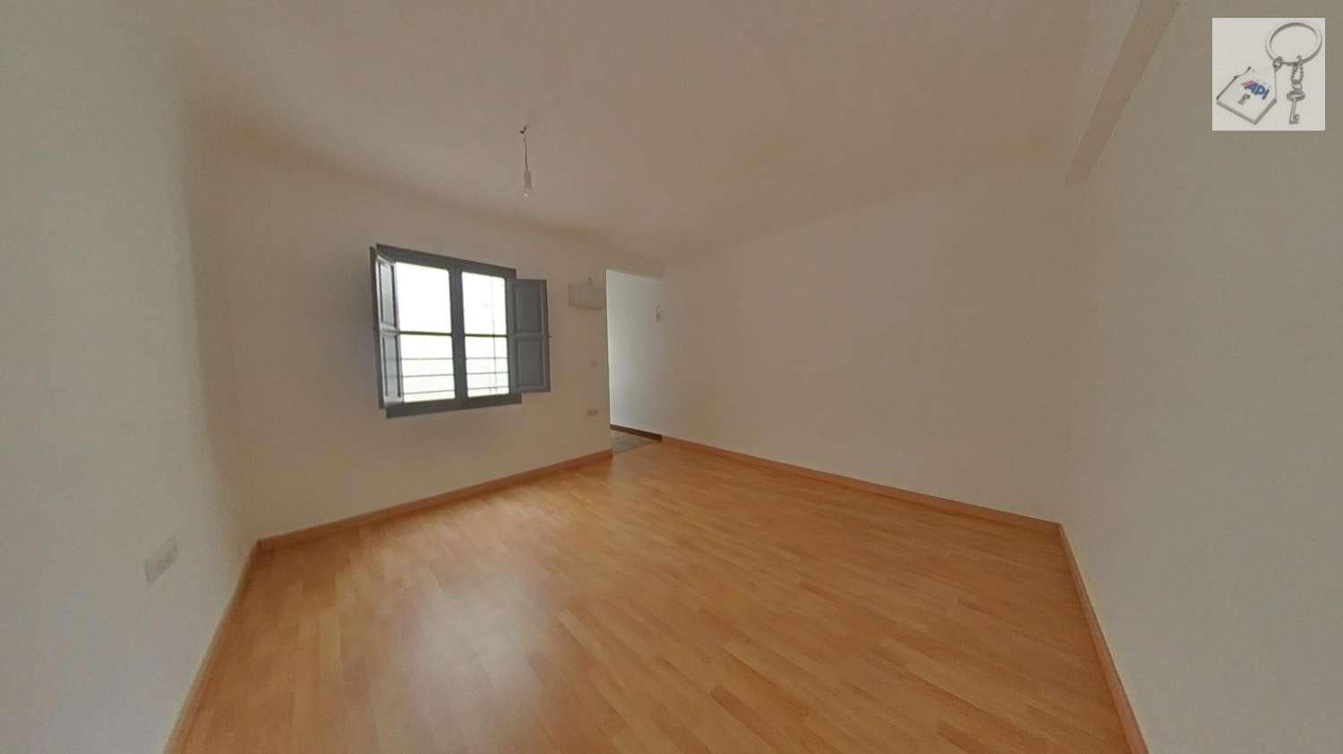 3 soverom Leilighet til salgs i Elche / Elx - € 70 000 (Ref: 10127645)