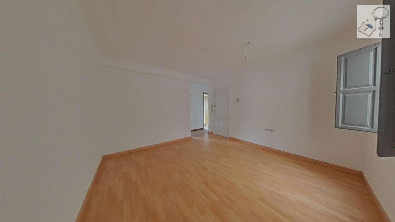 3 soverom Leilighet til salgs i Elche / Elx - € 70 000 (Ref: 10127645)