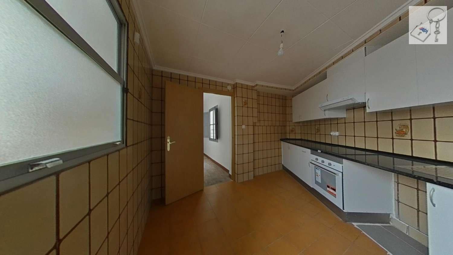 3 soverom Leilighet til salgs i Elche / Elx - € 70 000 (Ref: 10127645)