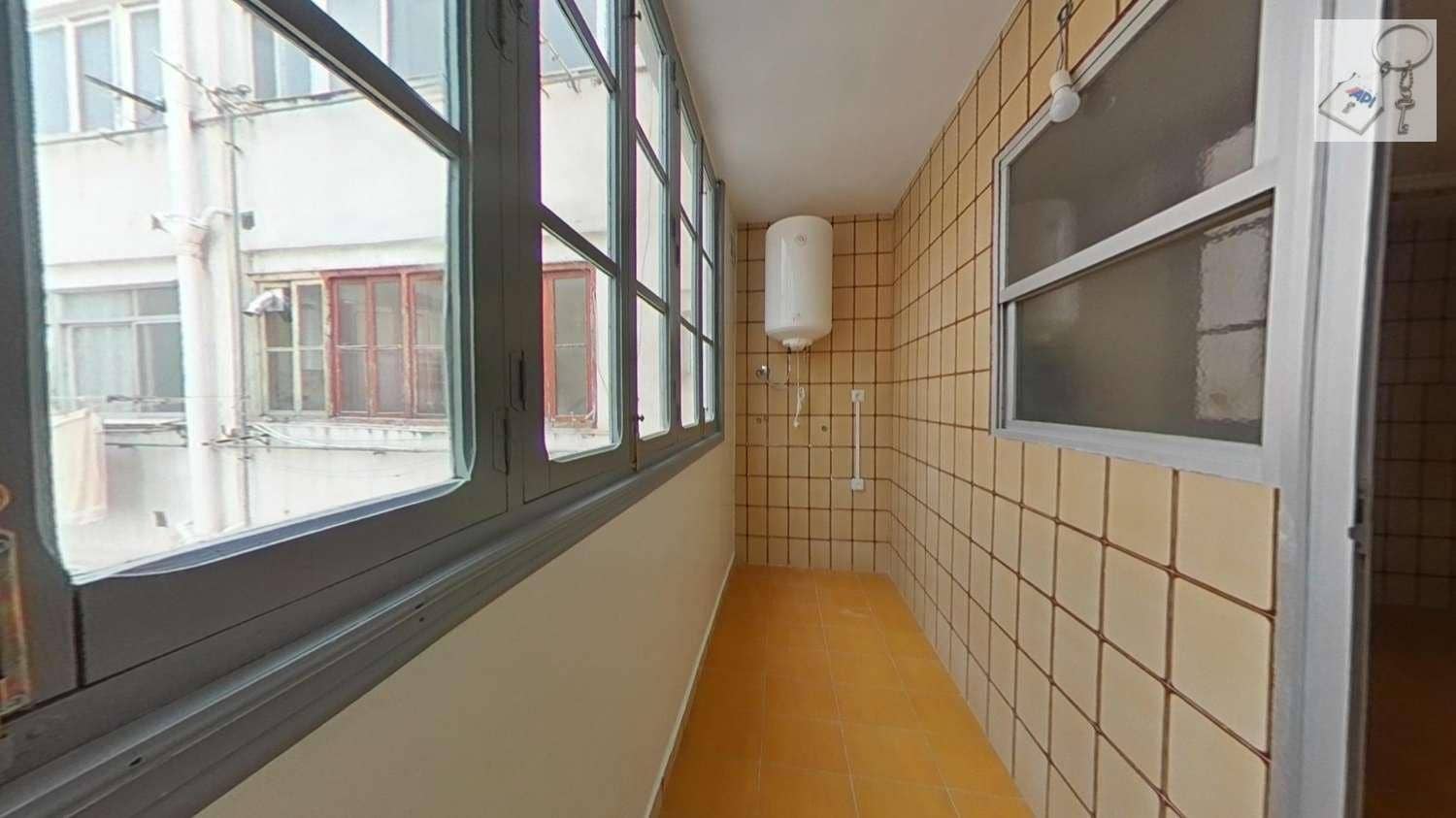 3 soverom Leilighet til salgs i Elche / Elx - € 70 000 (Ref: 10127645)