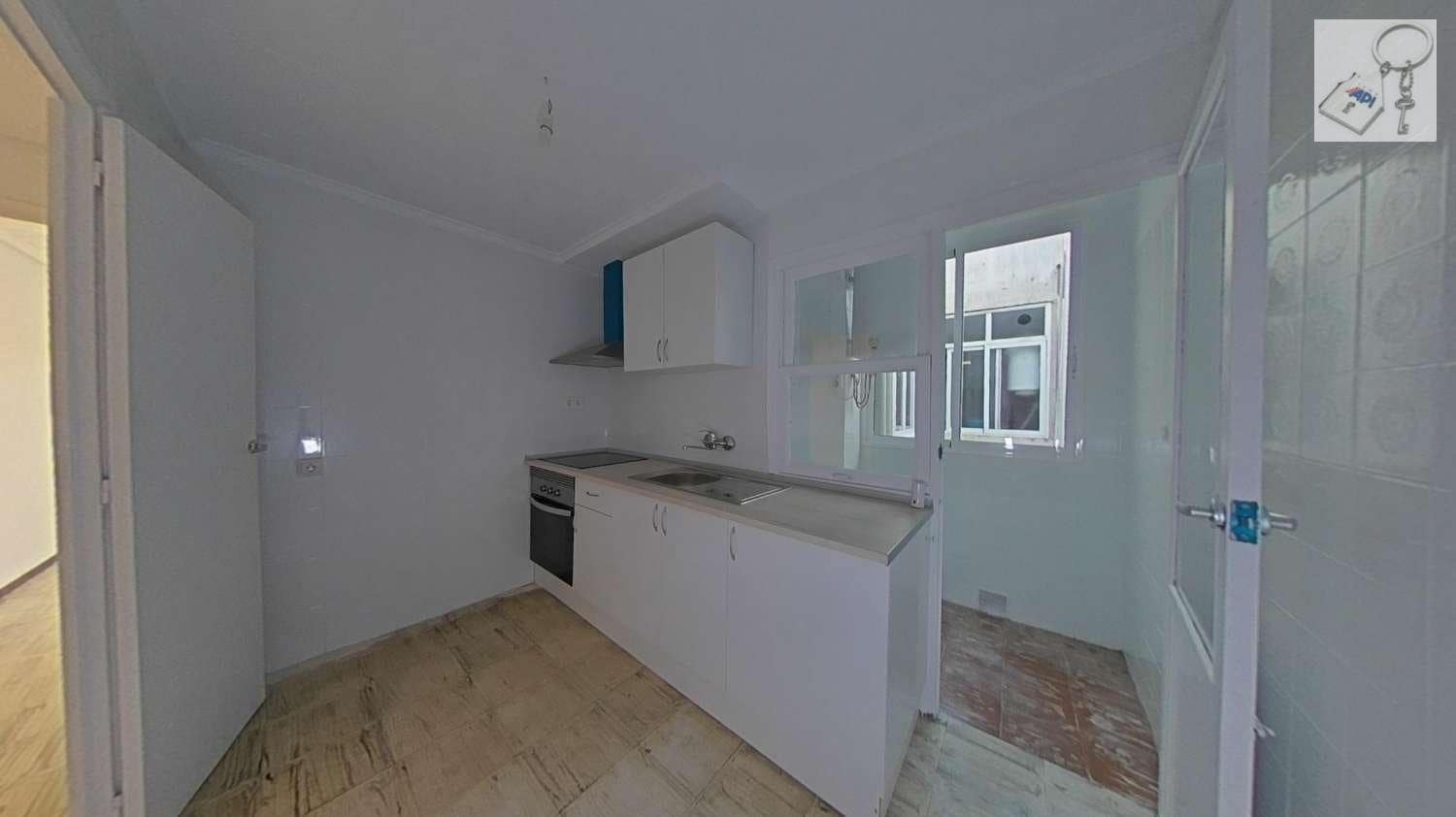 4 soverom Leilighet til salgs i Elche / Elx - € 81 600 (Ref: 10127646)