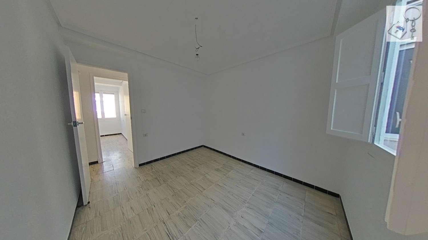 4 soverom Leilighet til salgs i Elche / Elx - € 81 600 (Ref: 10127646)