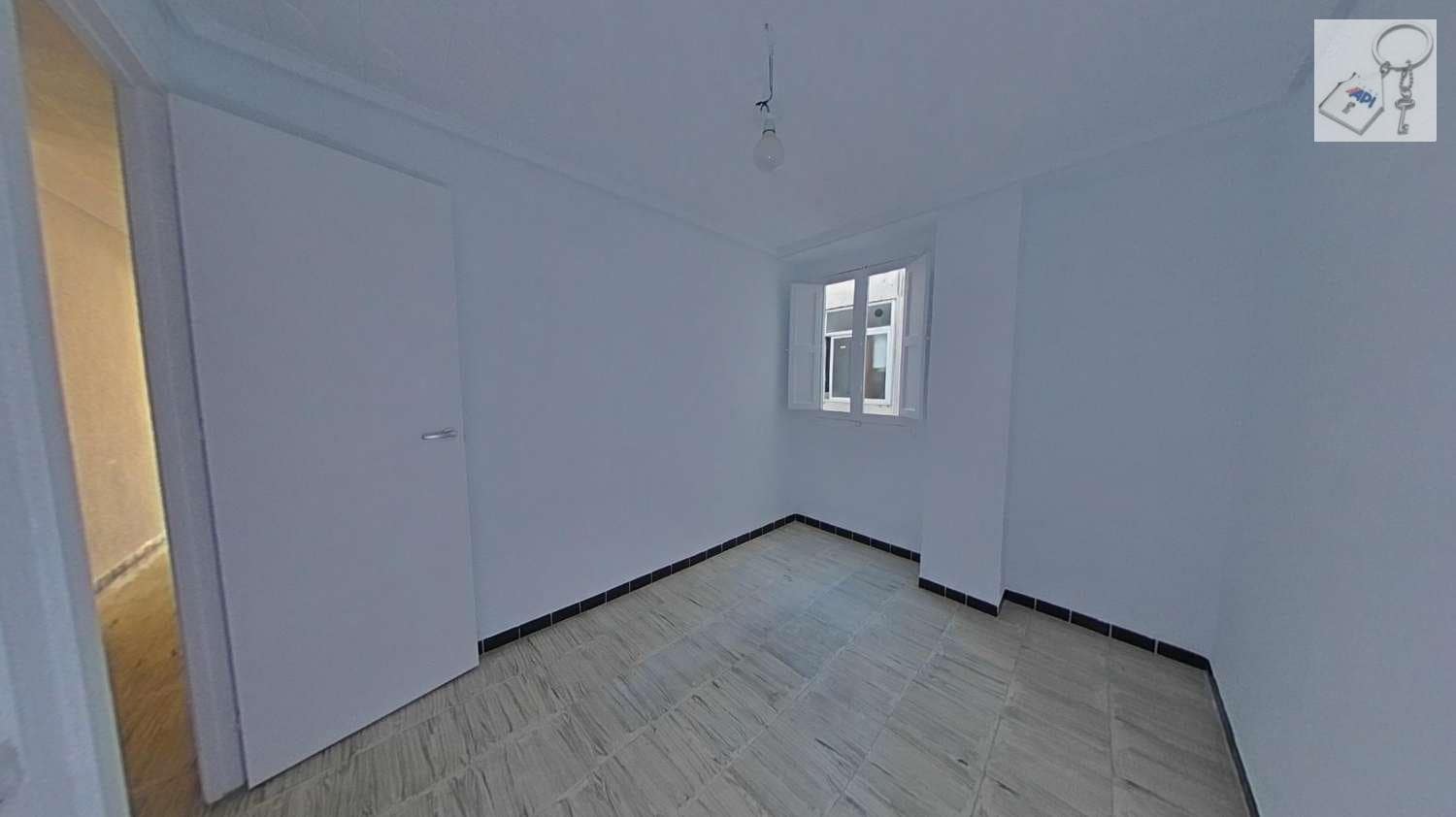 4 soverom Leilighet til salgs i Elche / Elx - € 81 600 (Ref: 10127646)