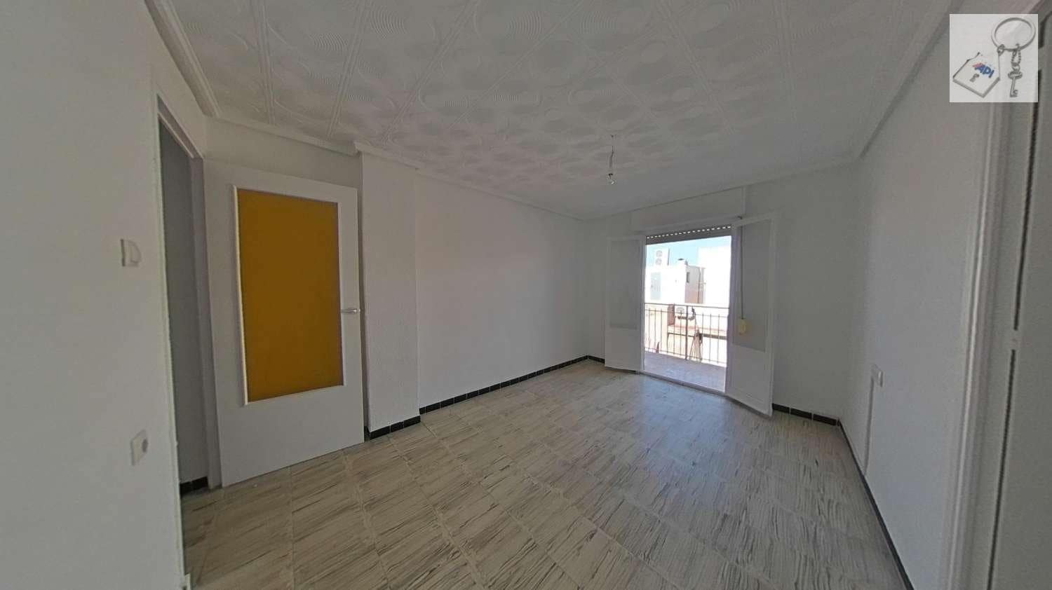 4 soverom Leilighet til salgs i Elche / Elx - € 81 600 (Ref: 10127646)