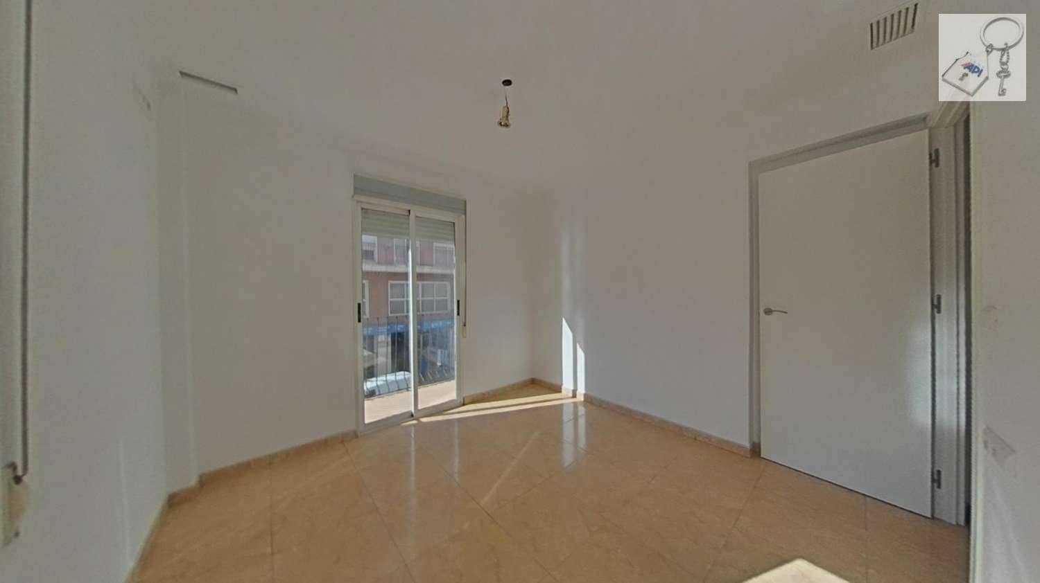 3 slaapkamer Appartement te koop in Elche / Elx - € 101.100 (Ref: 10127648)
