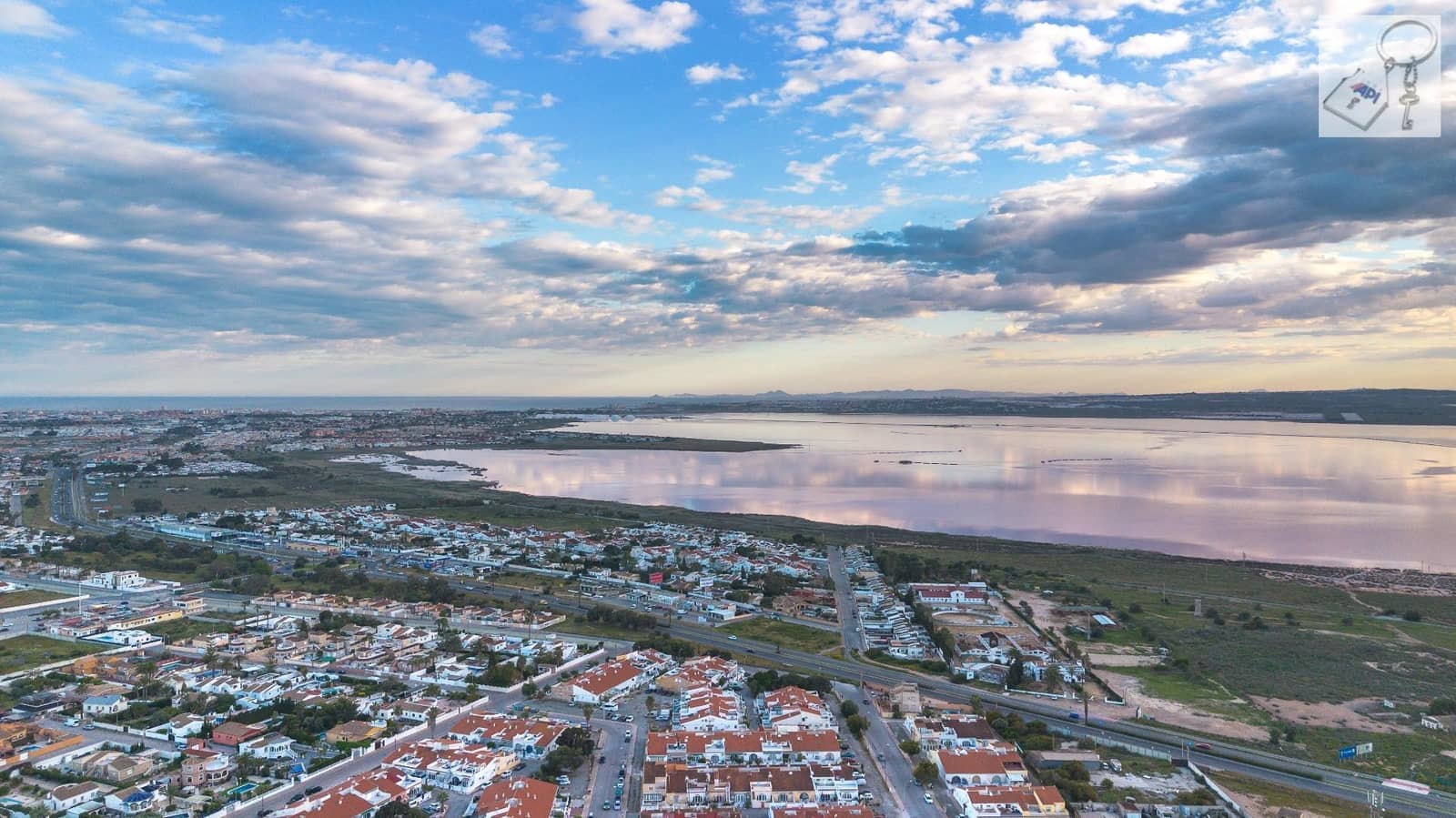 2 makuuhuone Bungalow myytävänä paikassa Torrevieja - 115 000 € (Ref: 10127649)