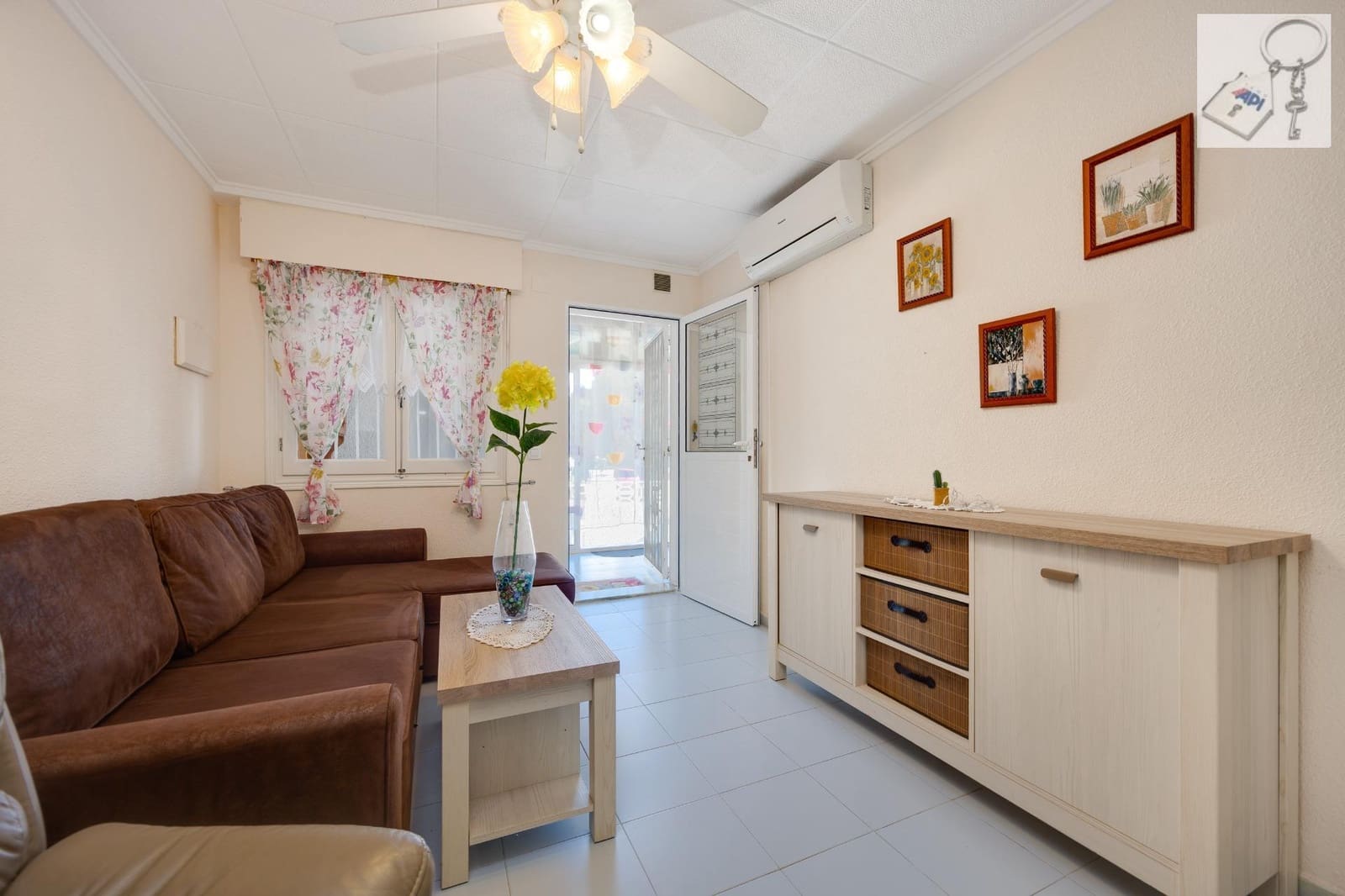 2 makuuhuone Bungalow myytävänä paikassa Torrevieja - 115 000 € (Ref: 10127649)