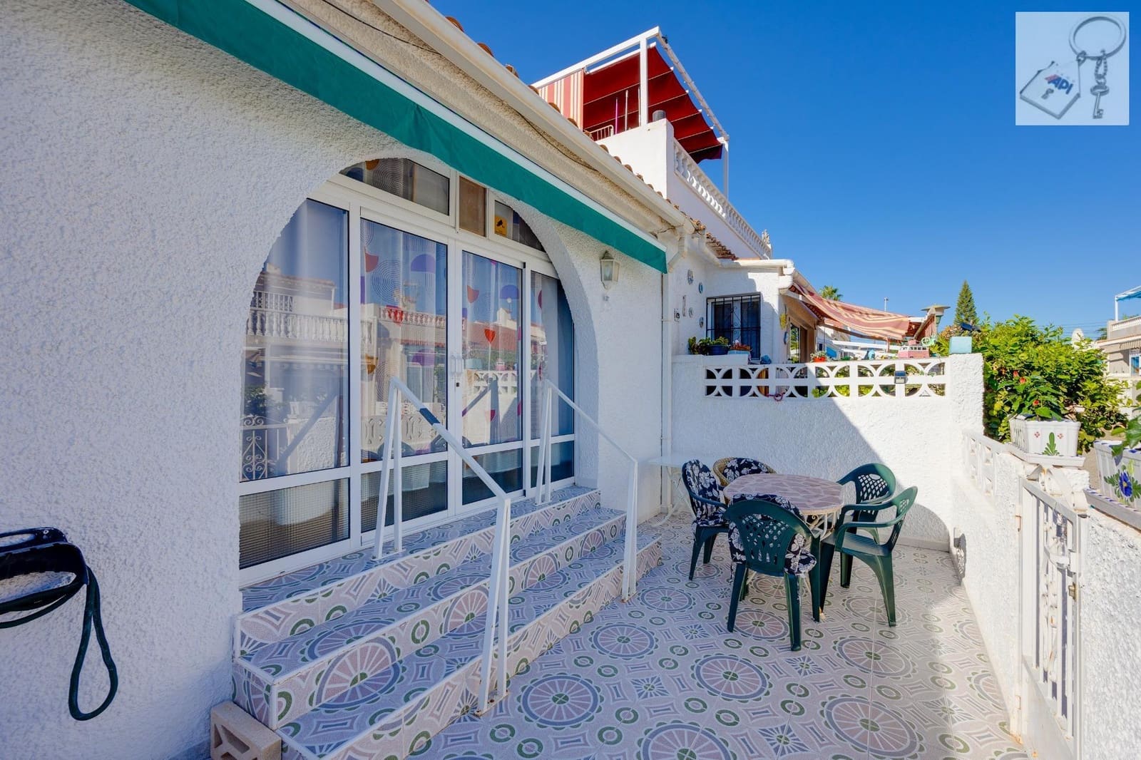 2 makuuhuone Bungalow myytävänä paikassa Torrevieja - 115 000 € (Ref: 10127649)