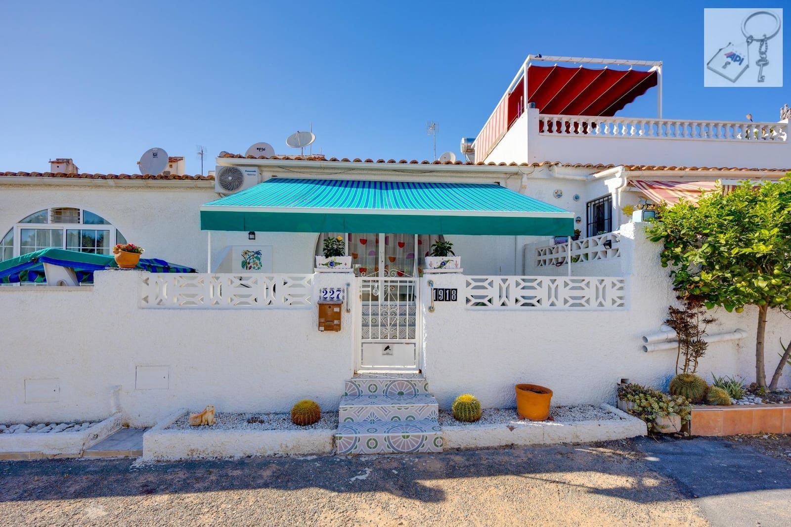 2 makuuhuone Bungalow myytävänä paikassa Torrevieja - 115 000 € (Ref: 10127649)