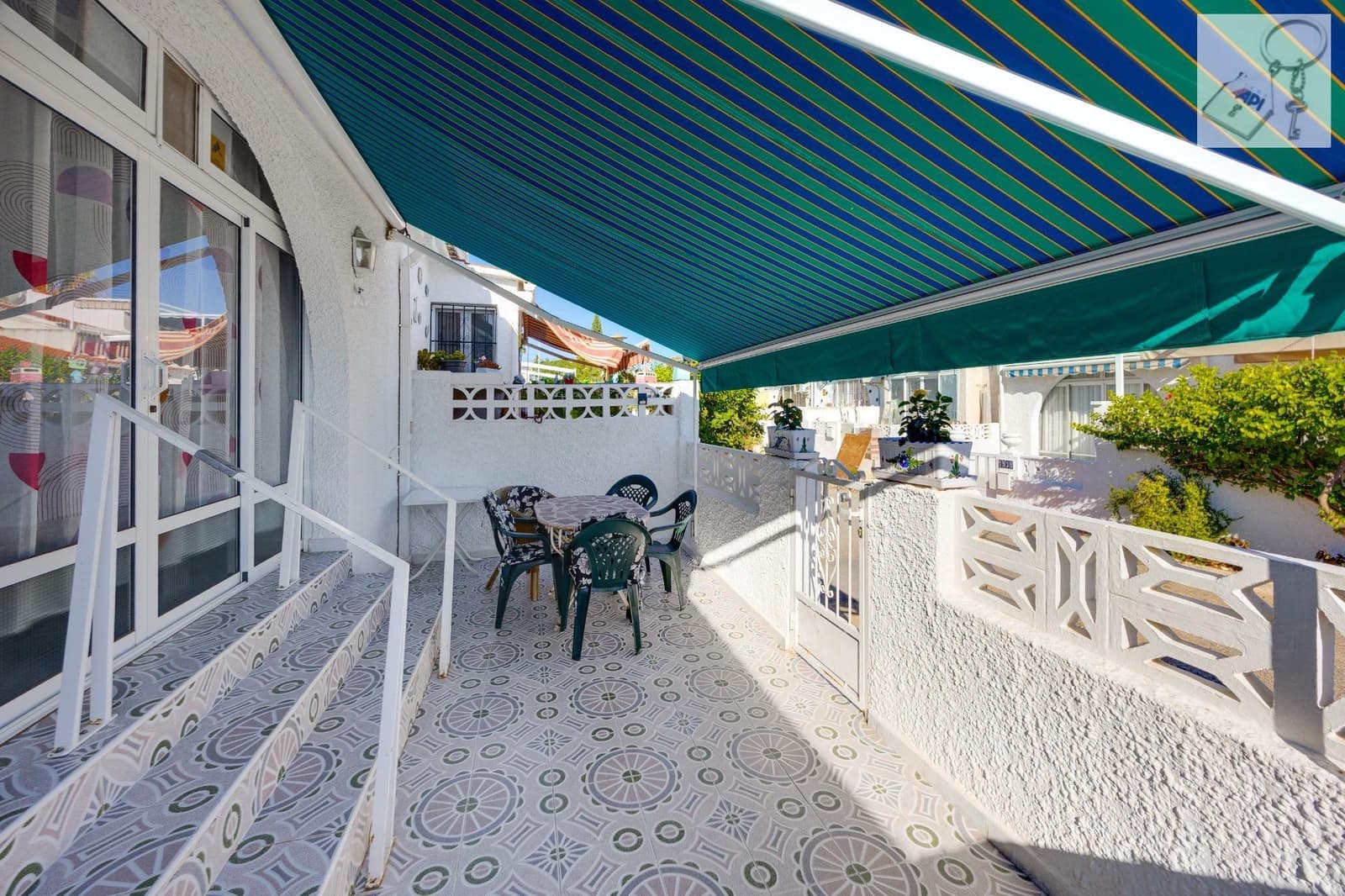 2 makuuhuone Bungalow myytävänä paikassa Torrevieja - 115 000 € (Ref: 10127649)