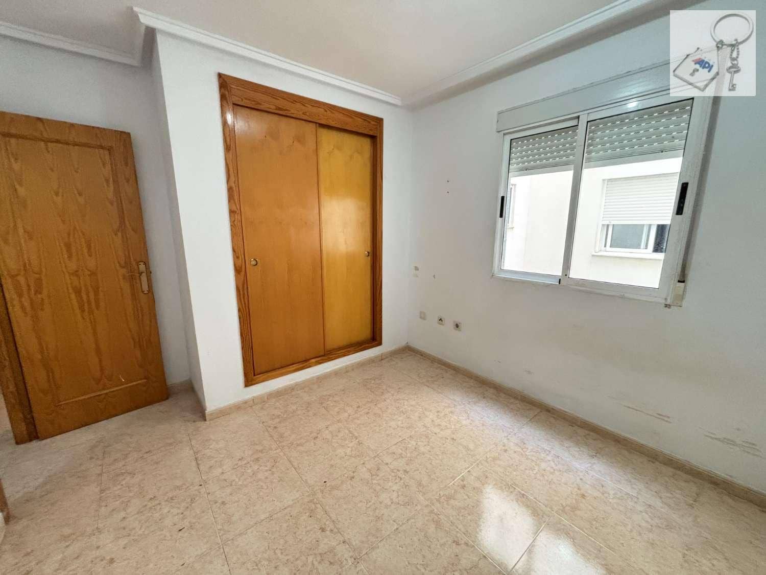 1 camera da letto Appartamento sulla Spiaggia in vendita in Torrevieja con piscina - 124.000 € (Rif: 10127650)