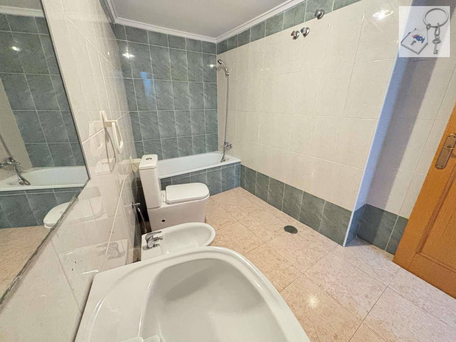 1 camera da letto Appartamento sulla Spiaggia in vendita in Torrevieja con piscina - 124.000 € (Rif: 10127650)