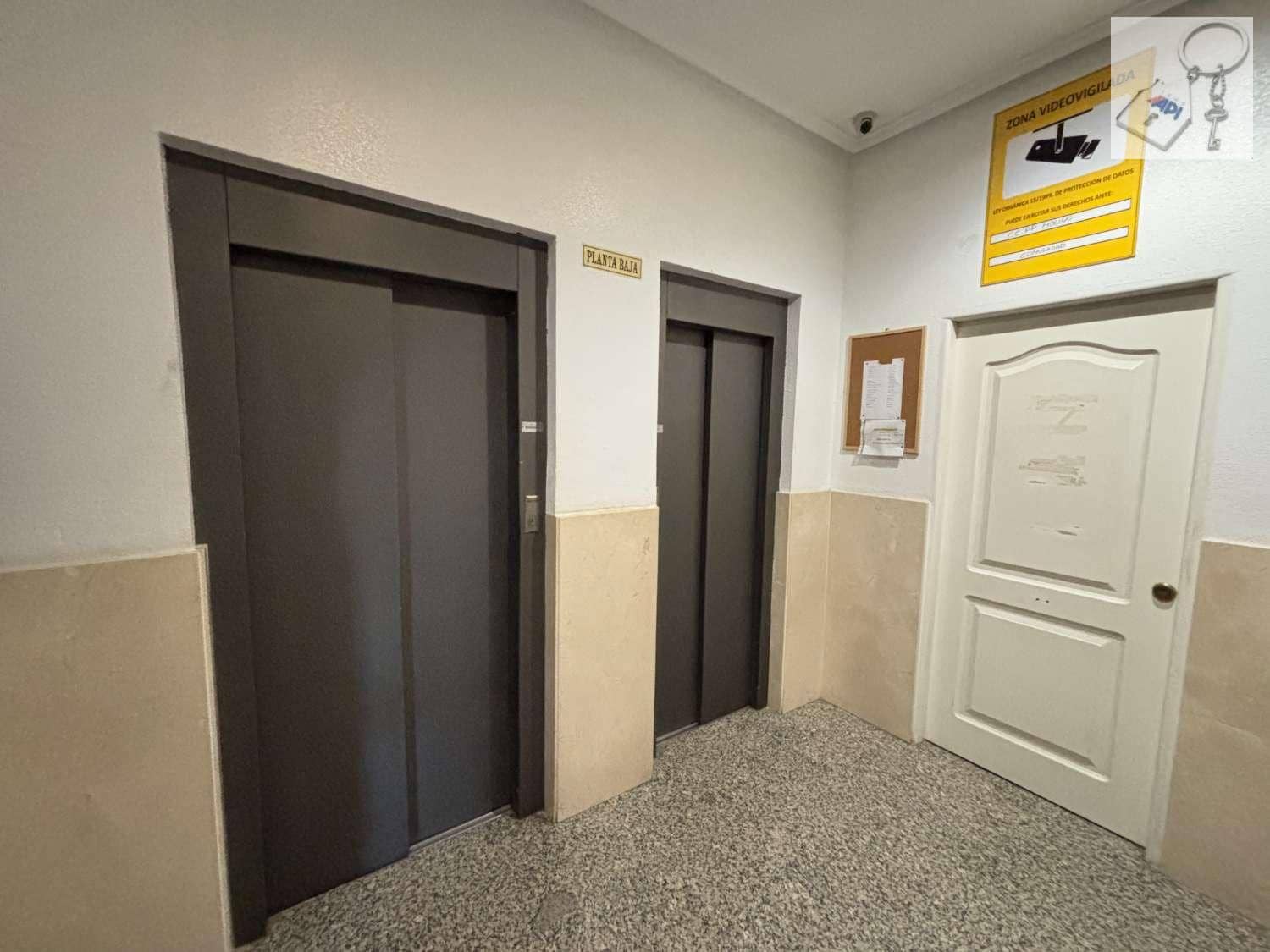 1 camera da letto Appartamento sulla Spiaggia in vendita in Torrevieja con piscina - 124.000 € (Rif: 10127650)