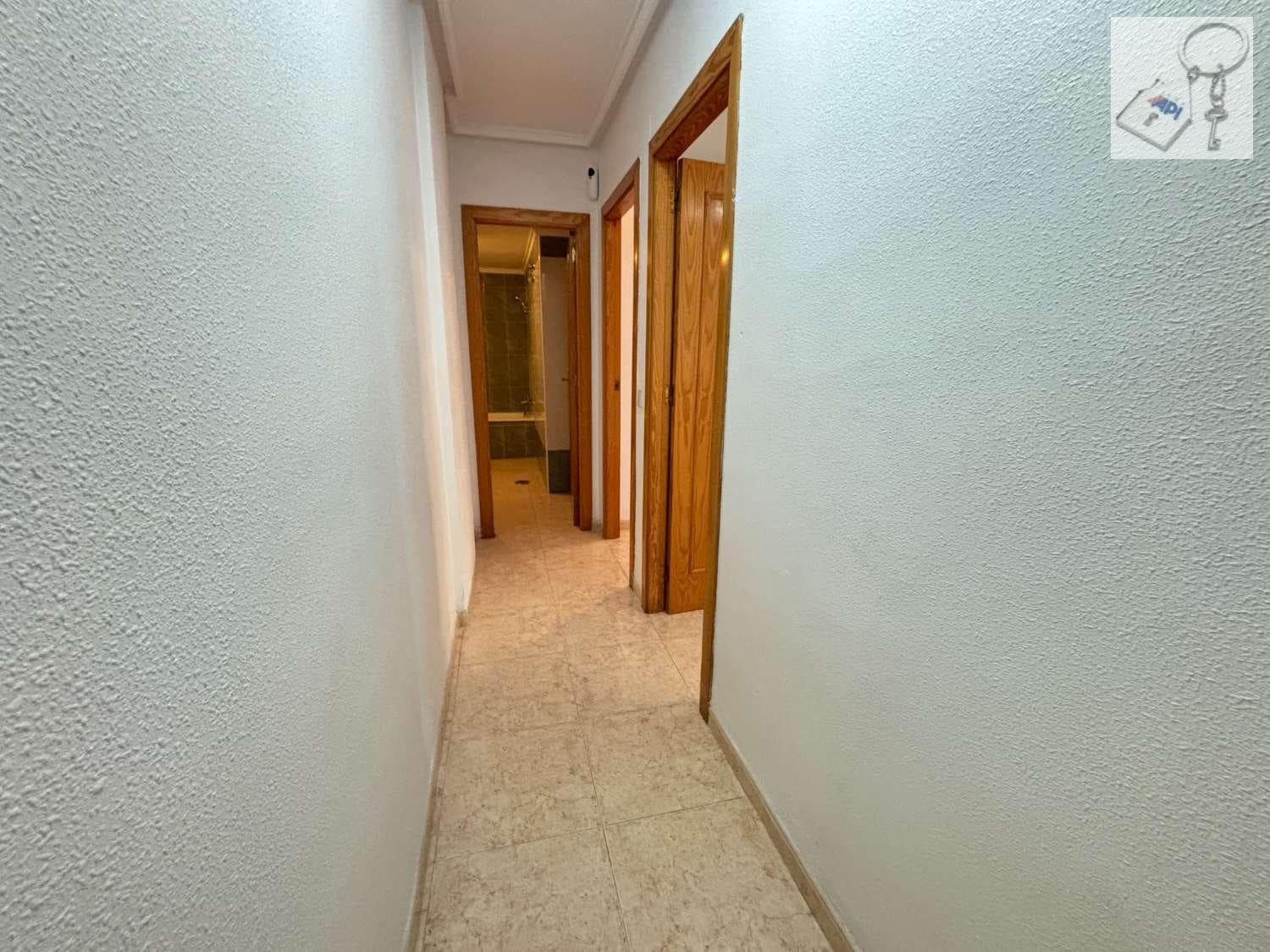1 camera da letto Appartamento sulla Spiaggia in vendita in Torrevieja con piscina - 124.000 € (Rif: 10127650)