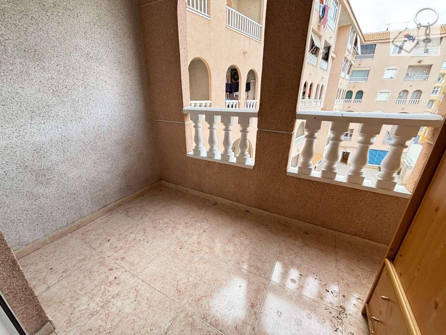 1 camera da letto Appartamento sulla Spiaggia in vendita in Torrevieja con piscina - 124.000 € (Rif: 10127650)