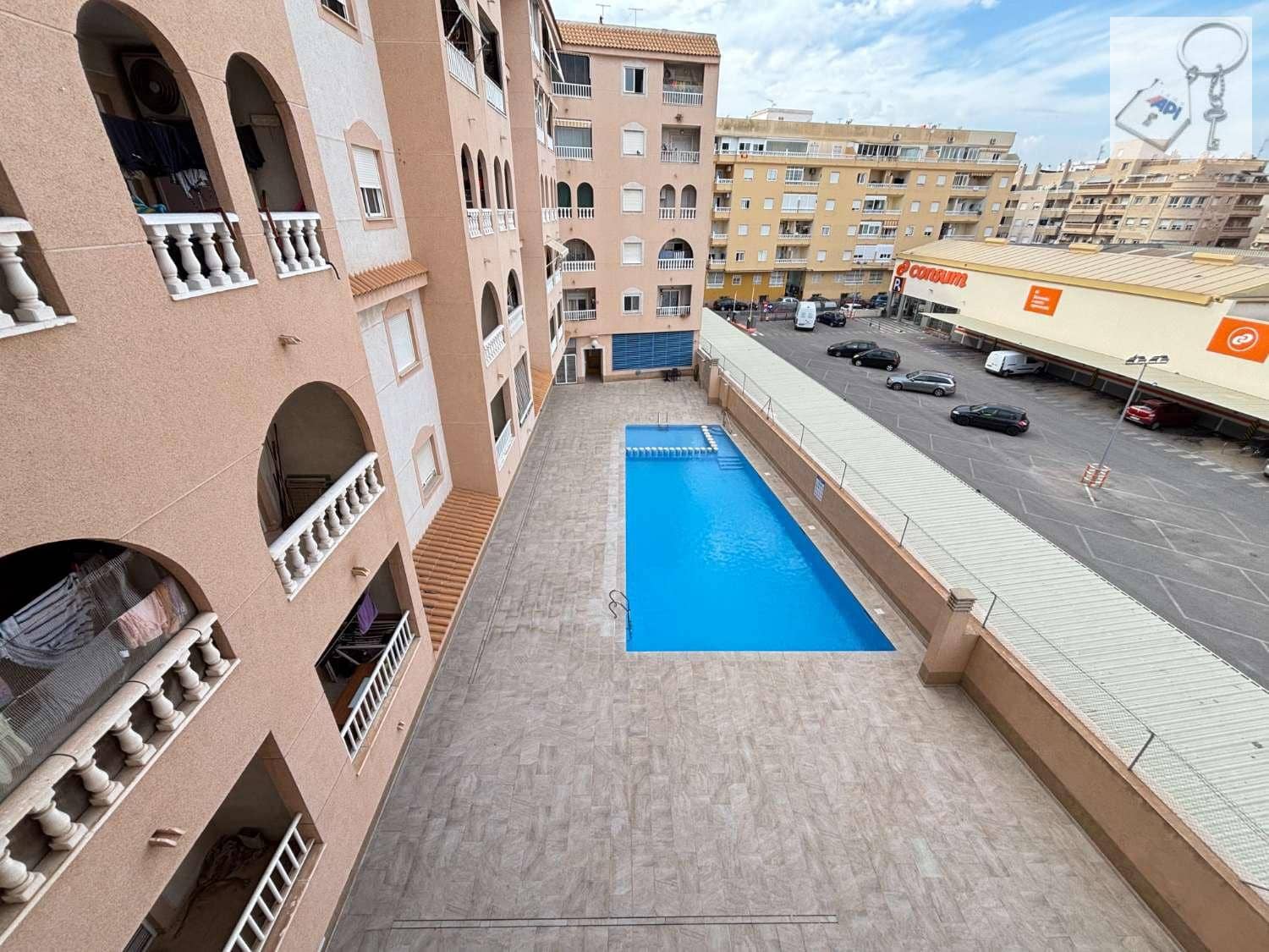 1 camera da letto Appartamento sulla Spiaggia in vendita in Torrevieja con piscina - 124.000 € (Rif: 10127650)