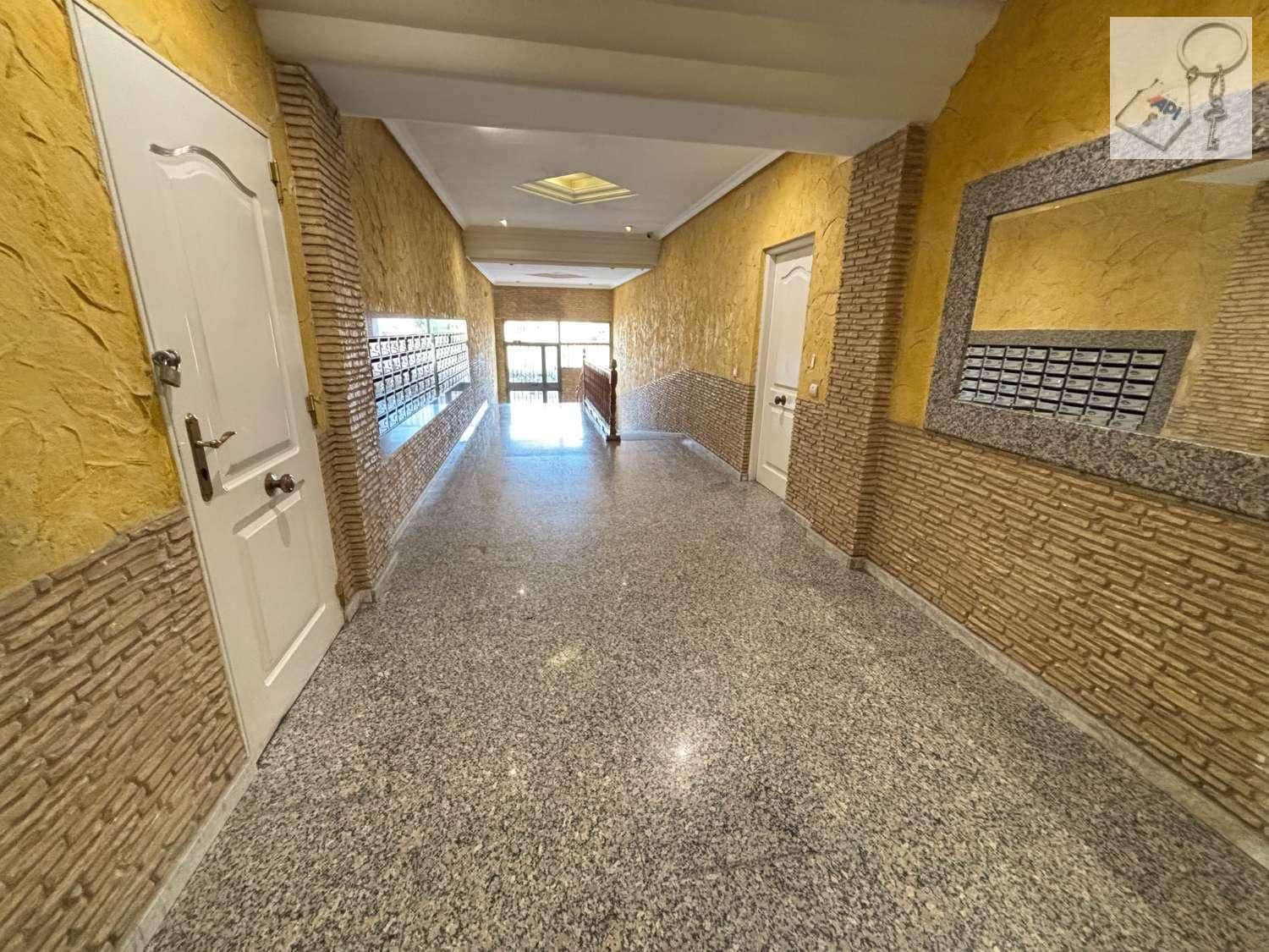 1 camera da letto Appartamento sulla Spiaggia in vendita in Torrevieja con piscina - 124.000 € (Rif: 10127650)