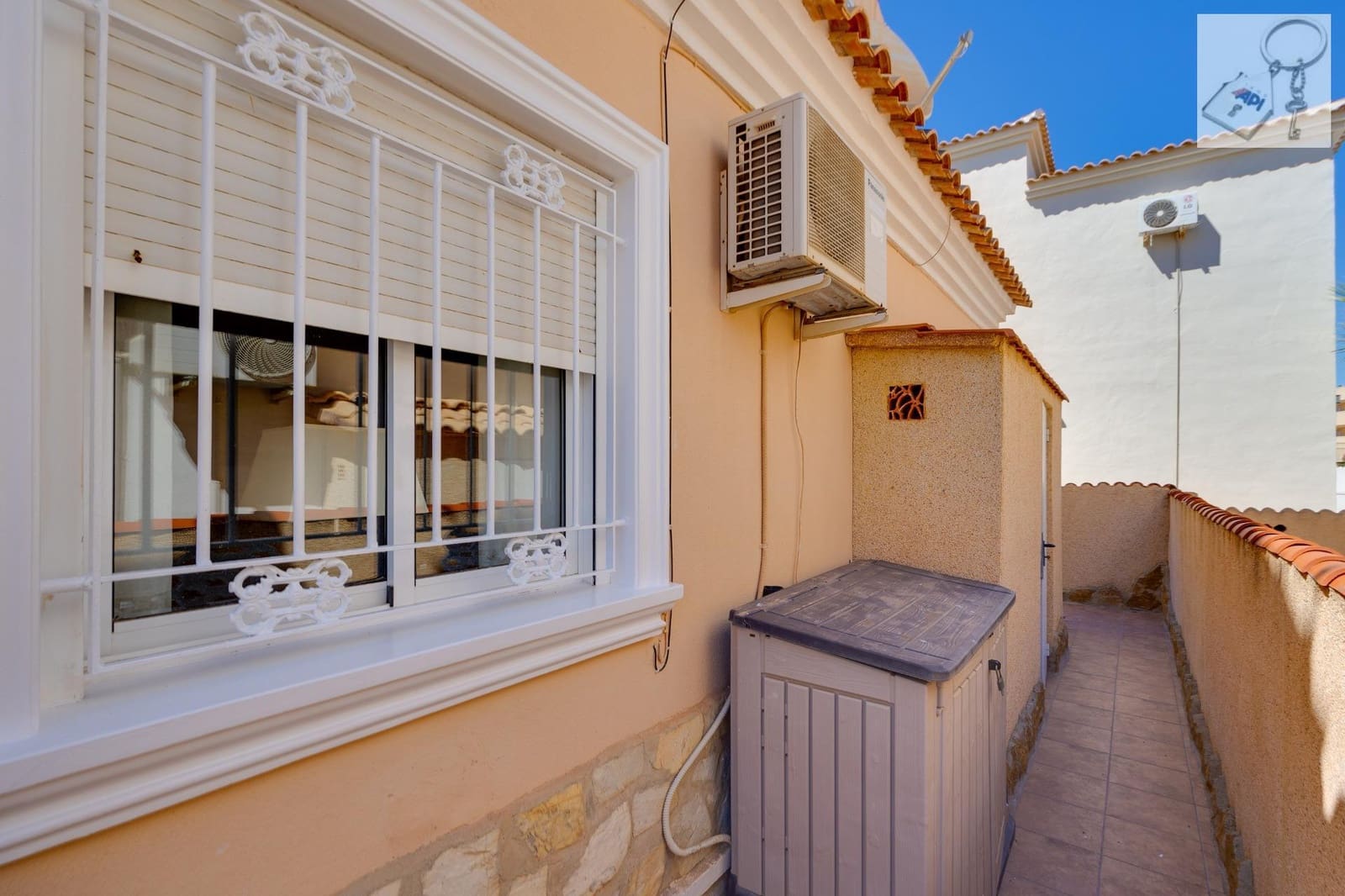 3 bedroom Villa for sale in Orihuela with pool - € 229,000 (Ref: 10127652)