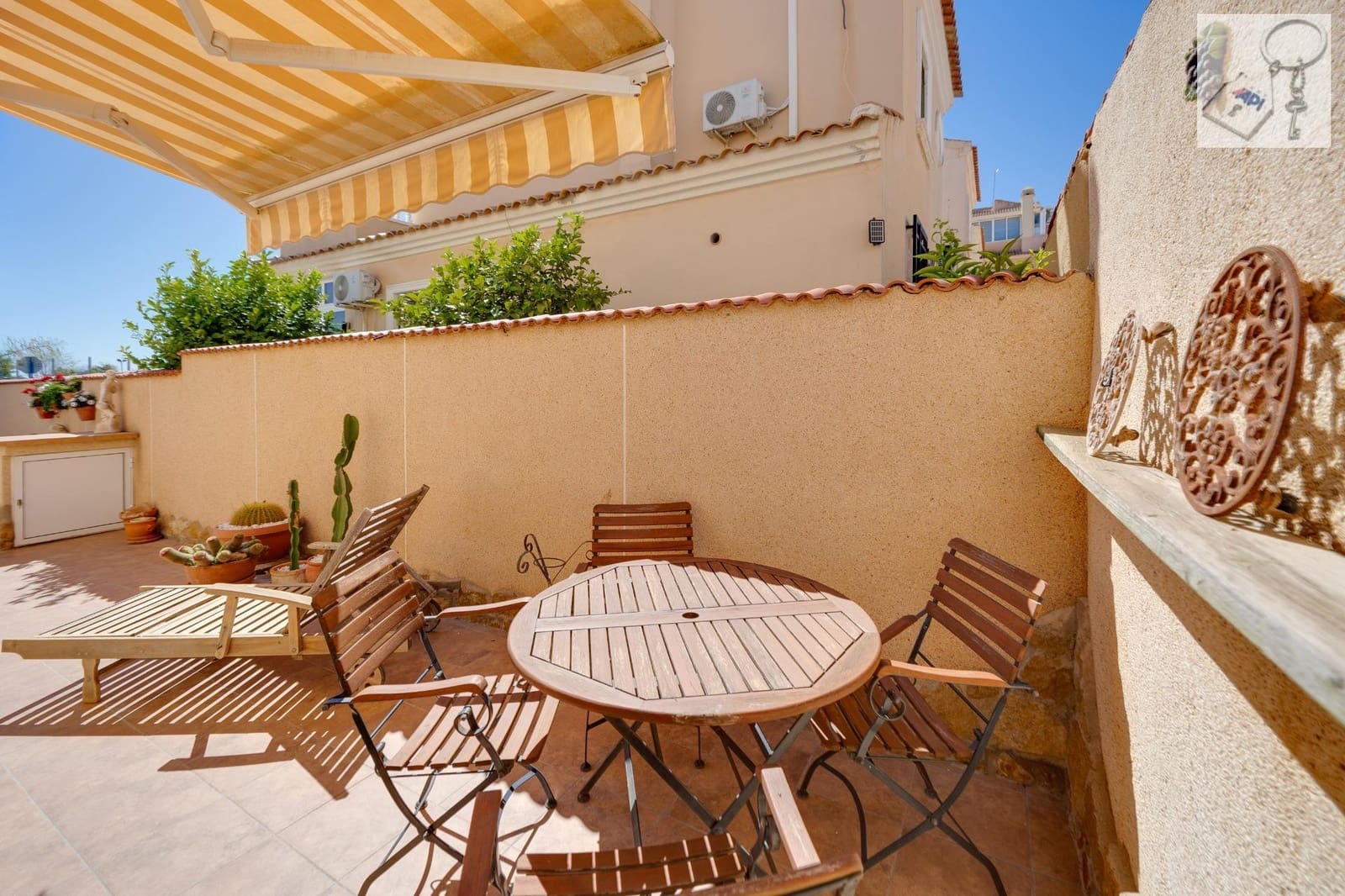 3 bedroom Villa for sale in Orihuela with pool - € 229,000 (Ref: 10127652)
