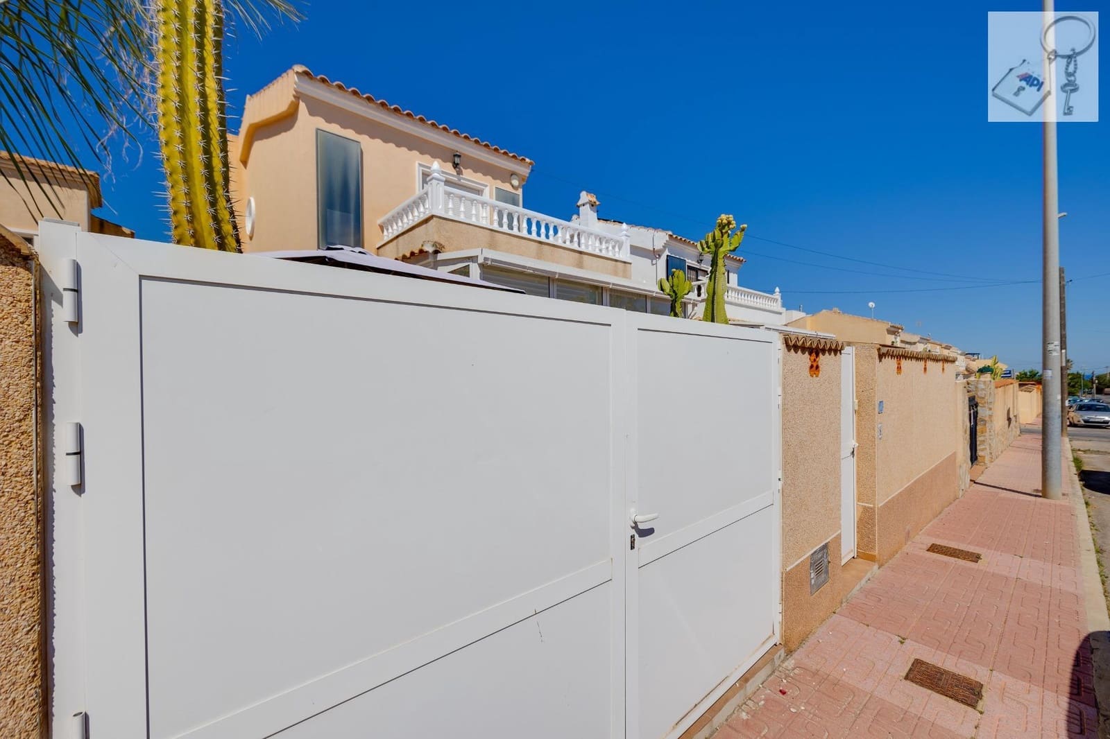 3 bedroom Villa for sale in Orihuela with pool - € 229,000 (Ref: 10127652)
