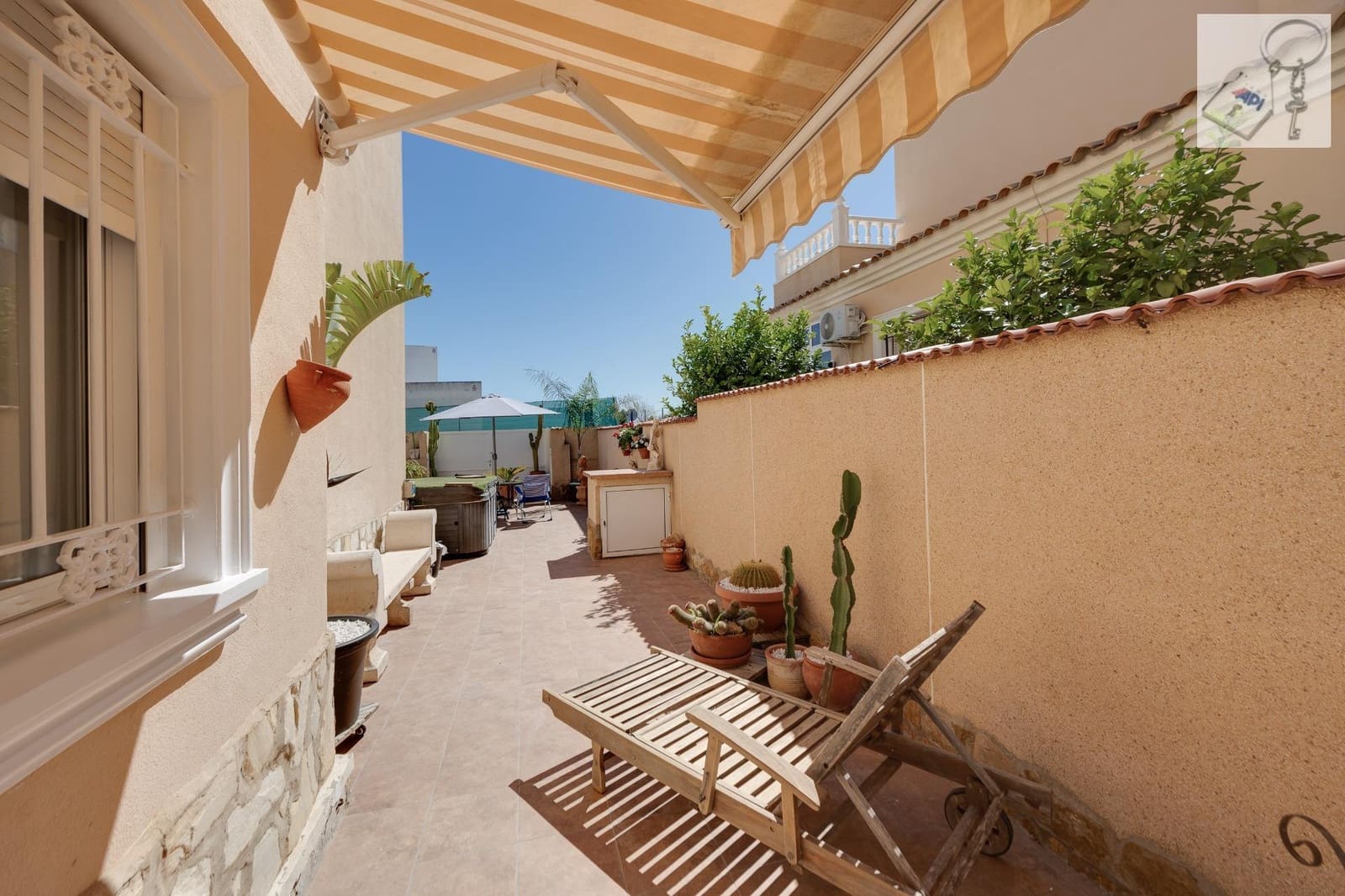 3 bedroom Villa for sale in Orihuela with pool - € 229,000 (Ref: 10127652)