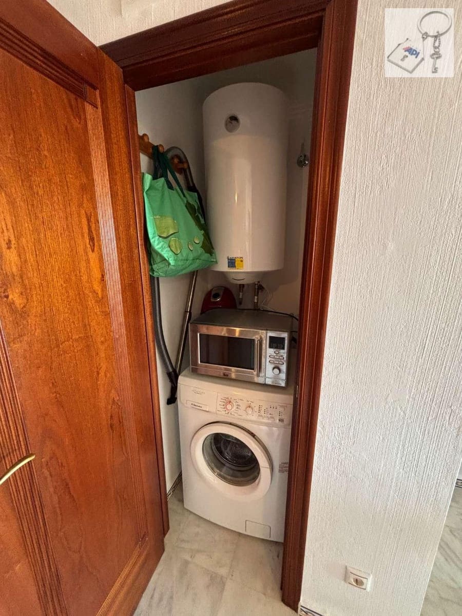 2 bedroom Flat for rent in Torrevieja with pool garage - € 1,400 (Ref: 10157196)