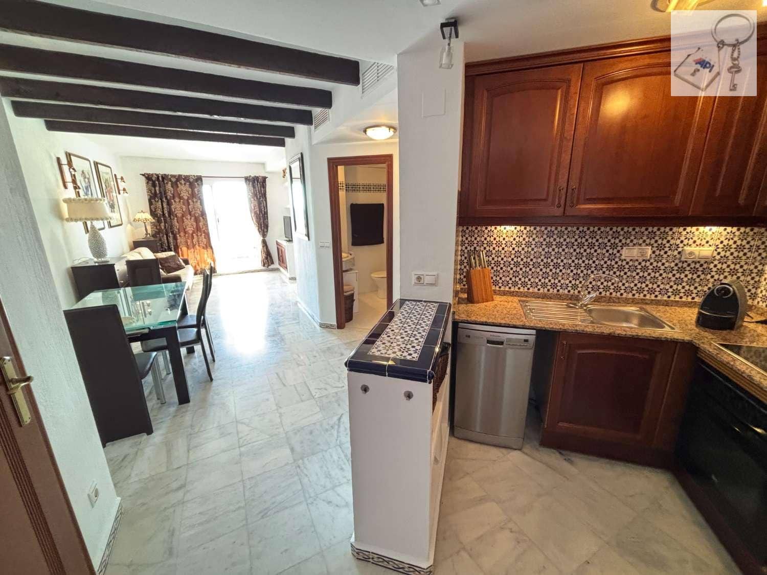 2 bedroom Flat for rent in Torrevieja with pool garage - € 1,400 (Ref: 10157196)