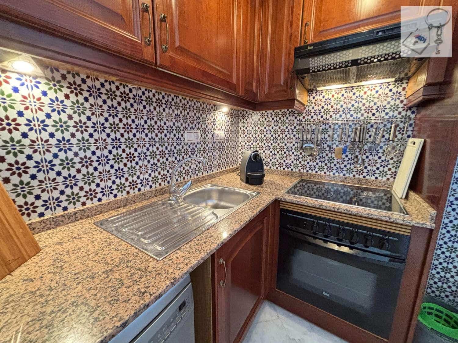 2 bedroom Flat for rent in Torrevieja with pool garage - € 1,400 (Ref: 10157196)