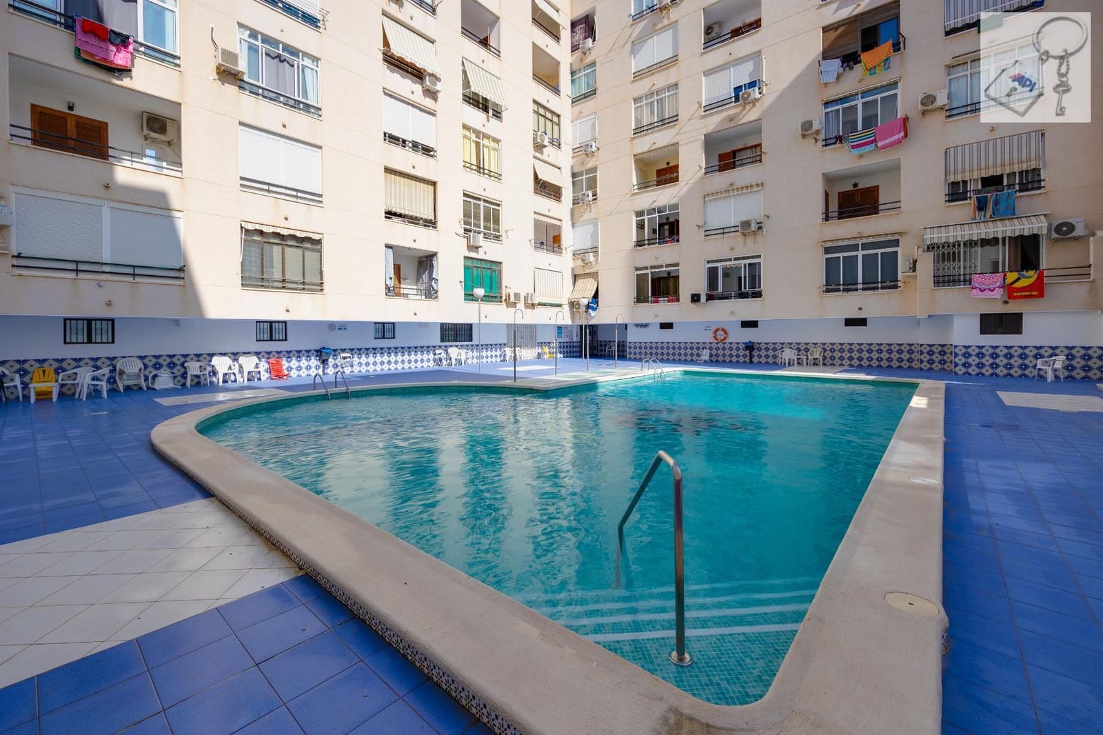1 chambre Appartement à vendre à Torrevieja avec piscine - 129 990 € (Ref: 10170505)