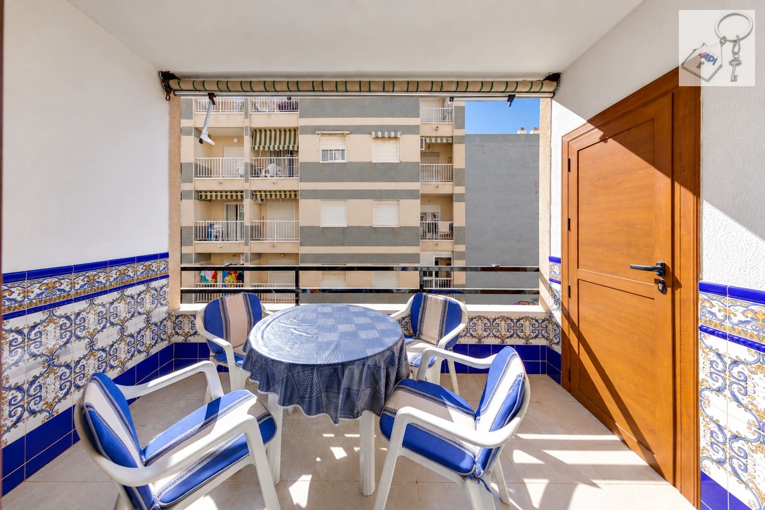 1 chambre Appartement à vendre à Torrevieja avec piscine - 129 990 € (Ref: 10170505)